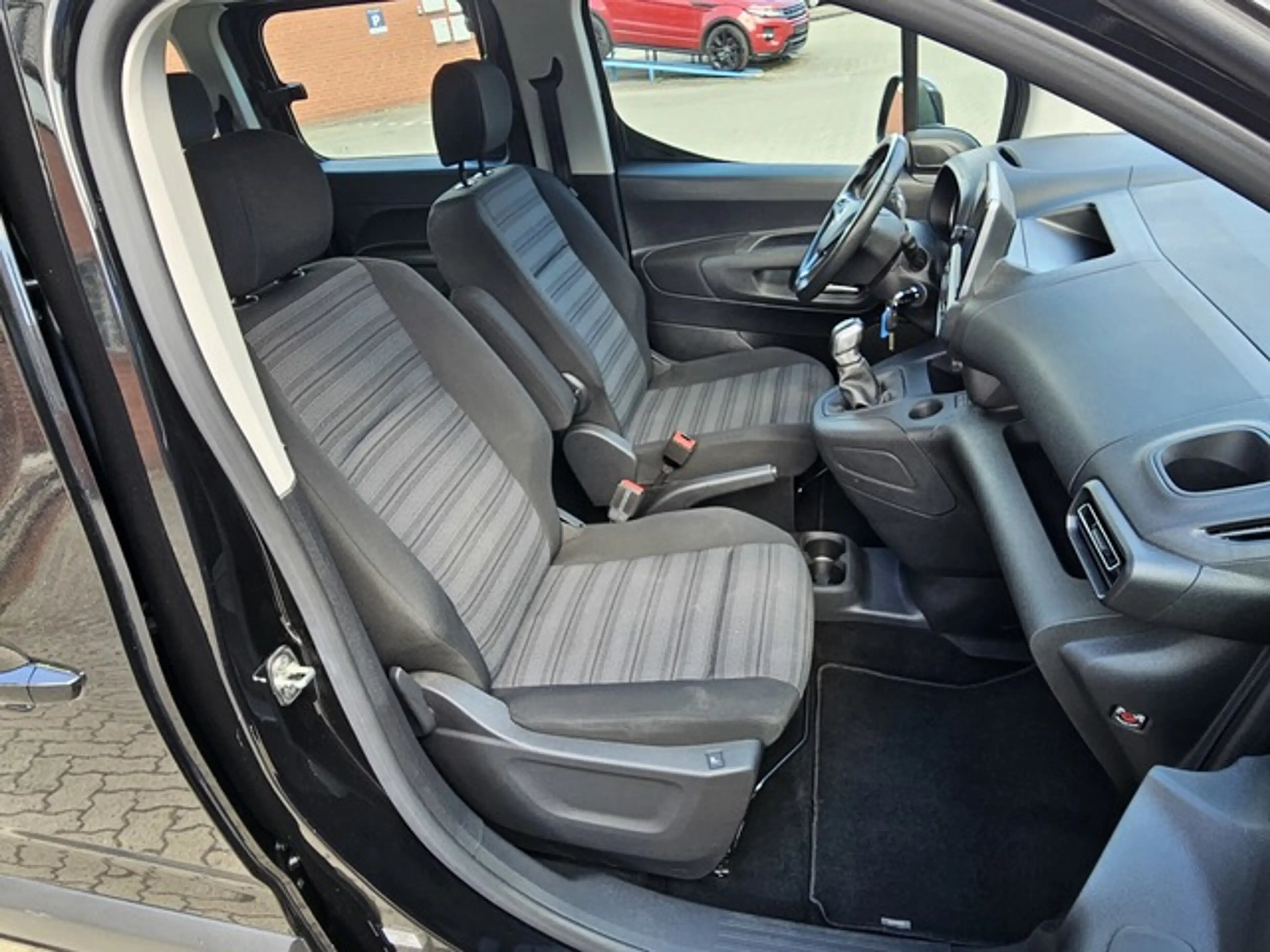 Opel Combo Life 1.5D Selection,Navi,PDC,AHK,VOLL — photo 13