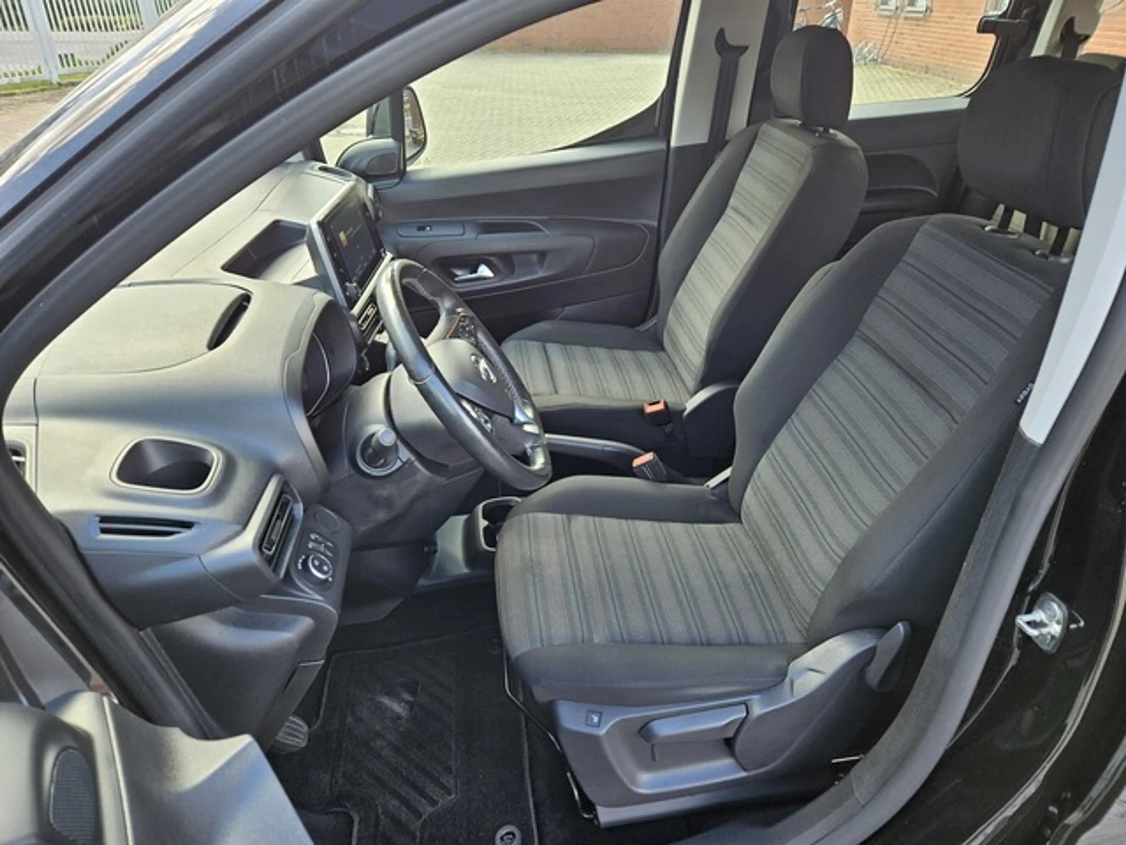 Opel Combo Life 1.5D Selection,Navi,PDC,AHK,VOLL — photo 11