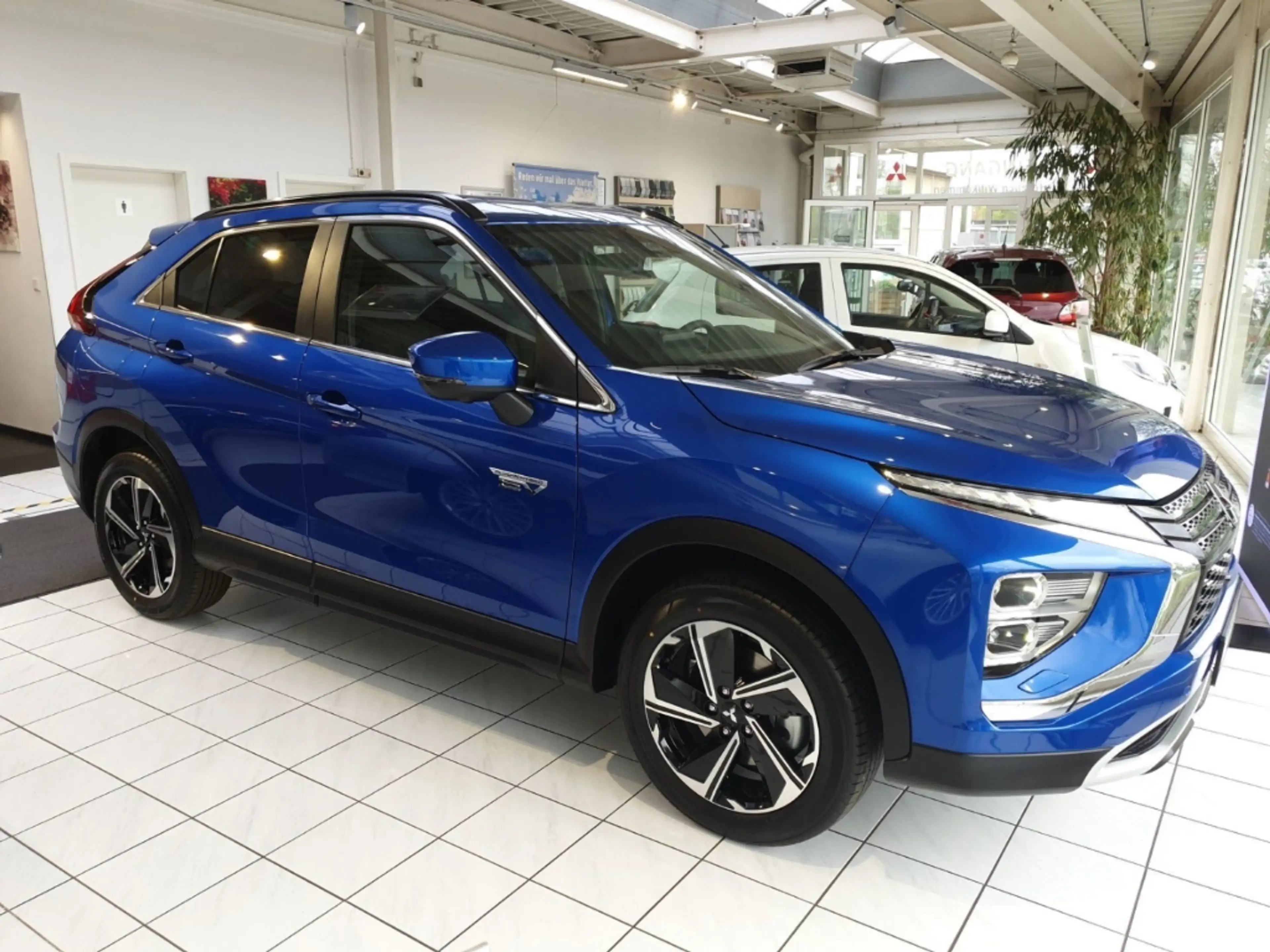 Mitsubishi Eclipse Cross Plug-In Hybrid Plus Navi Standheizung — photo 12
