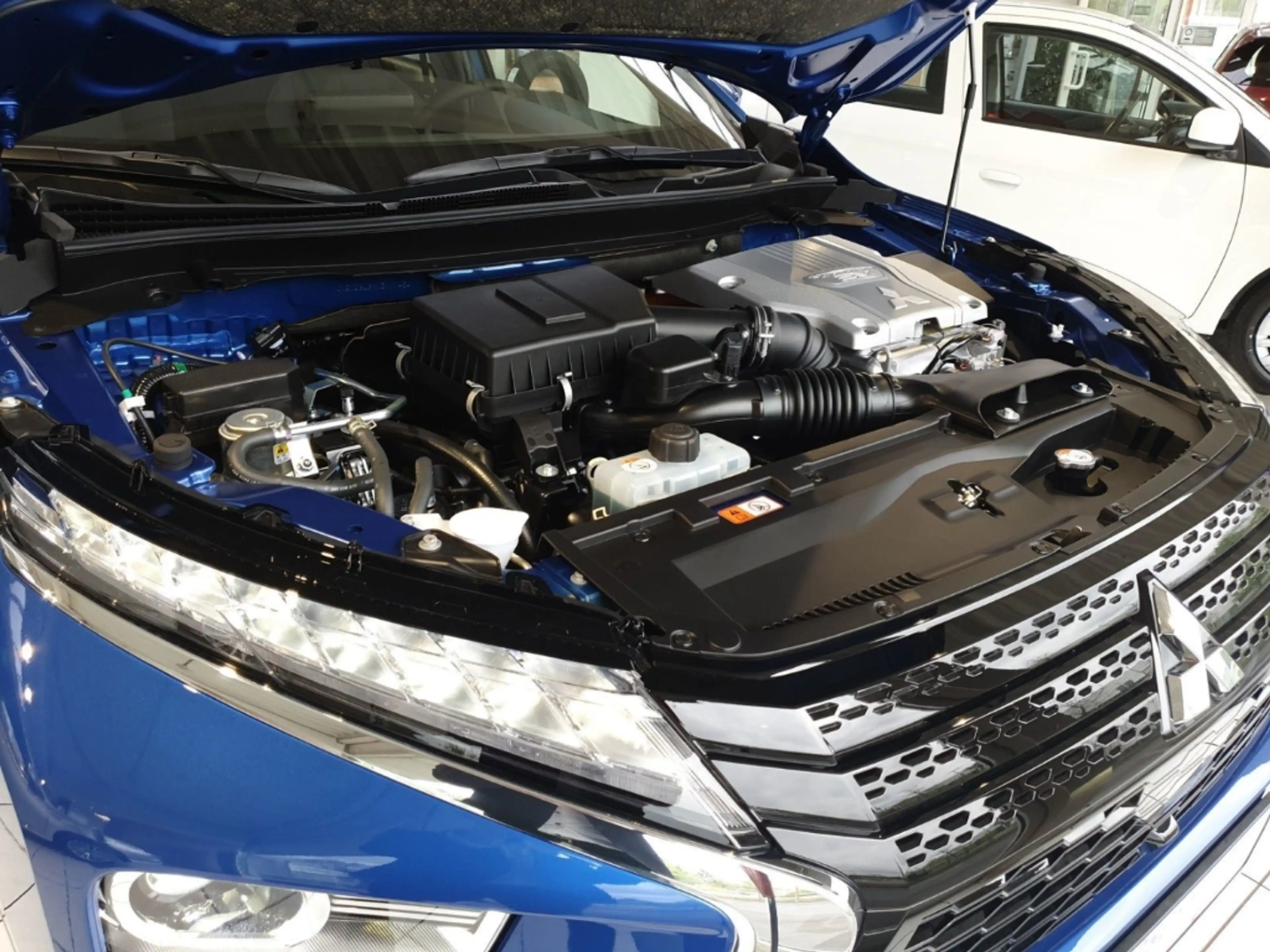 Mitsubishi Eclipse Cross Plug-In Hybrid Plus Navi Standheizung — photo 4