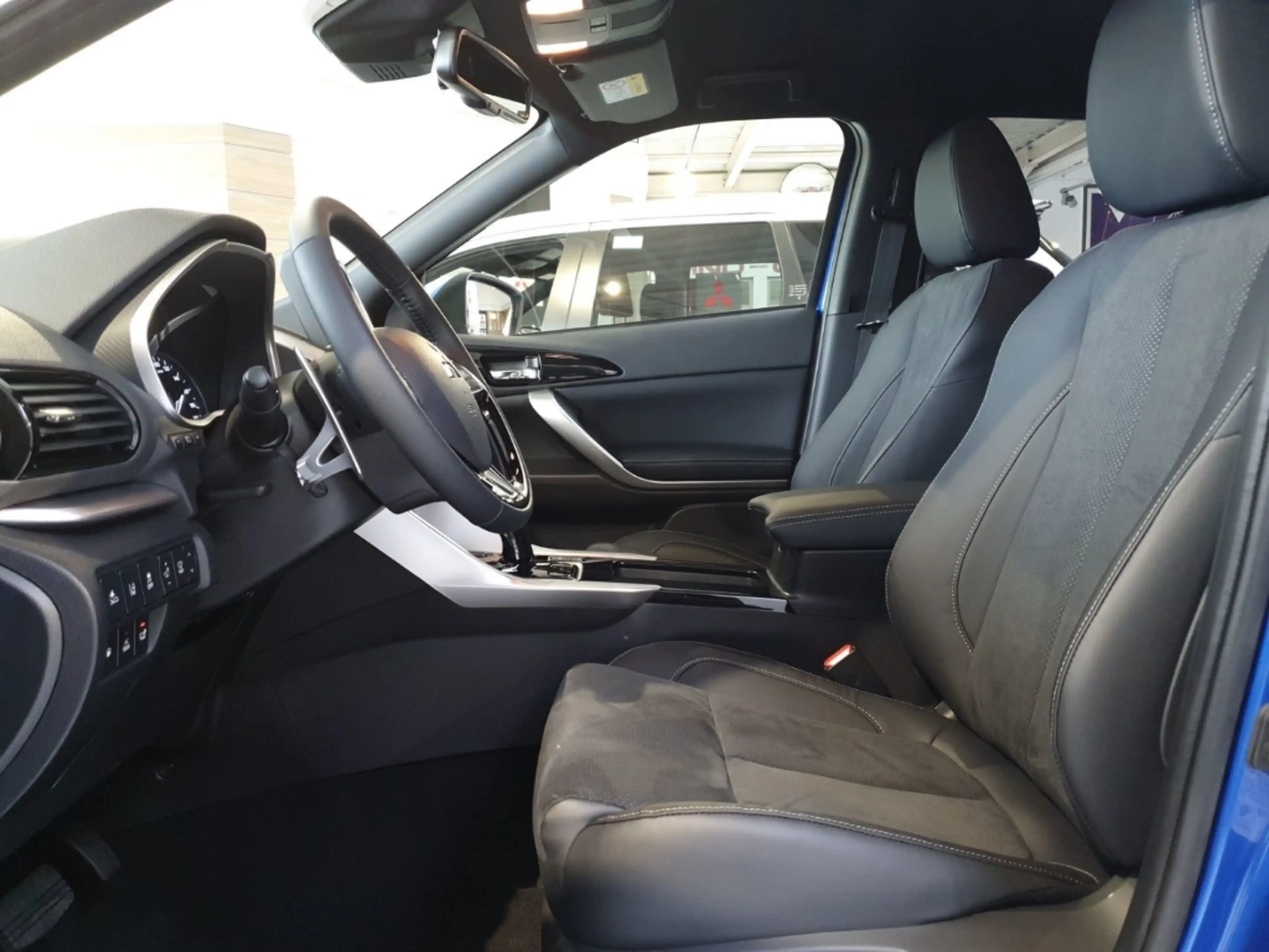 Mitsubishi Eclipse Cross Plug-In Hybrid Plus Navi Standheizung — photo 6