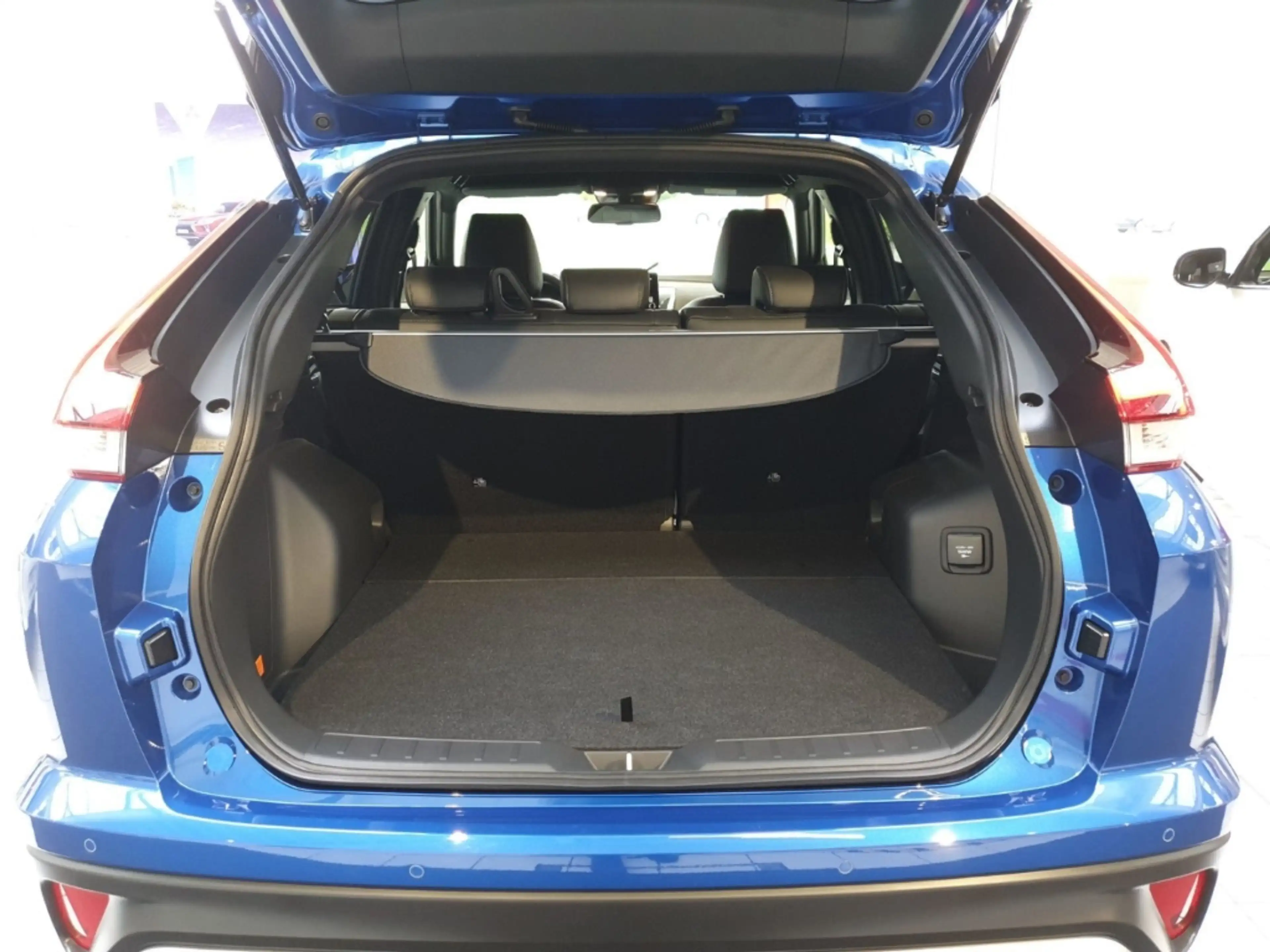 Mitsubishi Eclipse Cross Plug-In Hybrid Plus Navi Standheizung — photo 11
