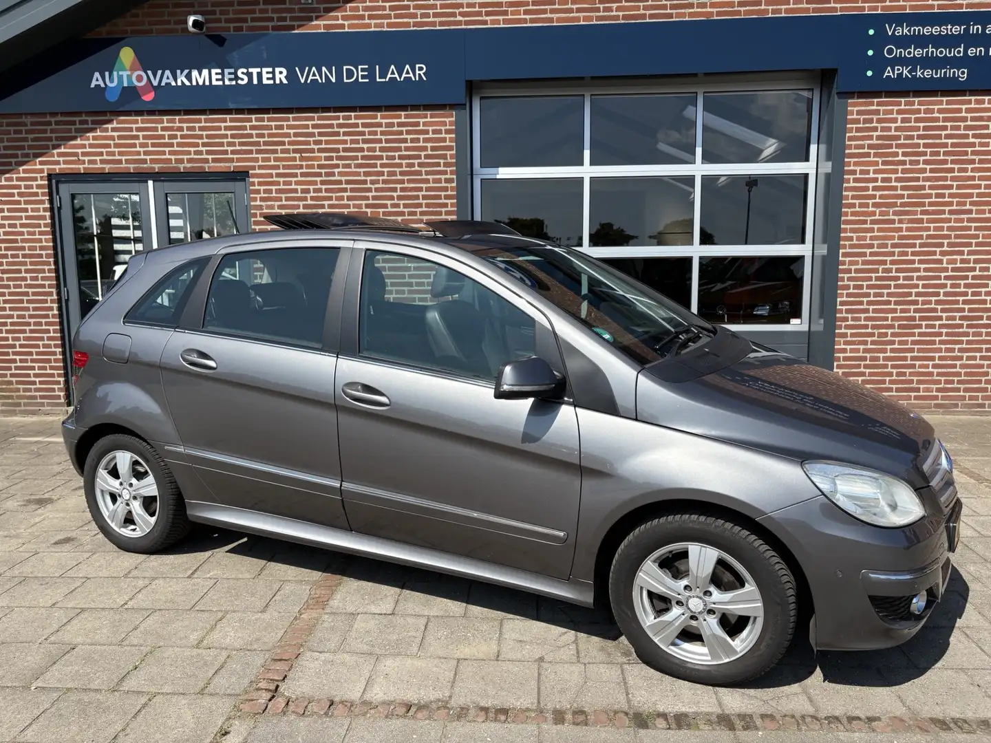 Mercedes-Benz B 200 136pk ( Airco, Lederen bekleding, Harmonica zonned Grigio - 1