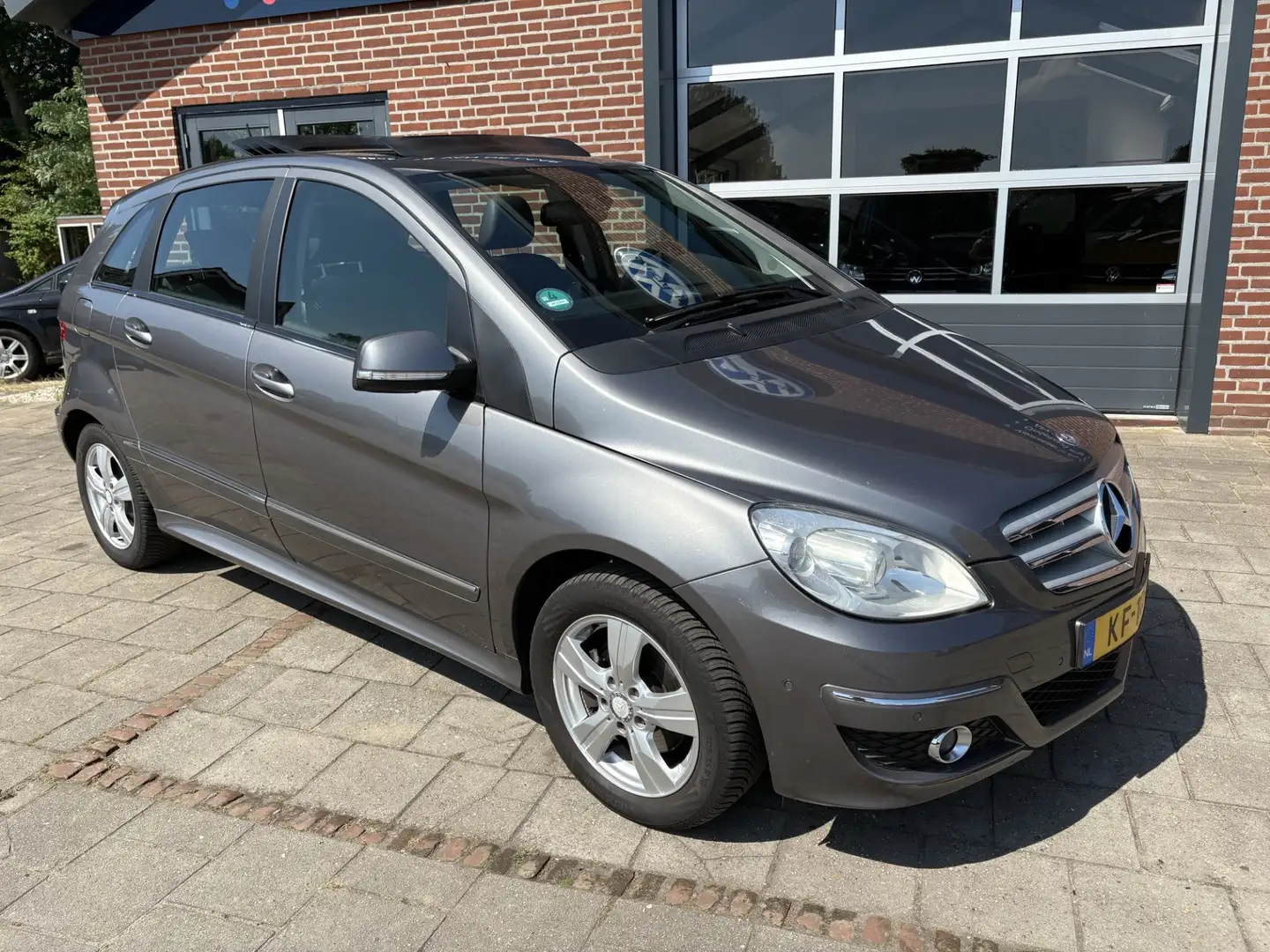 Mercedes-Benz B 200 136pk ( Airco, Lederen bekleding, Harmonica zonned Grigio - 2