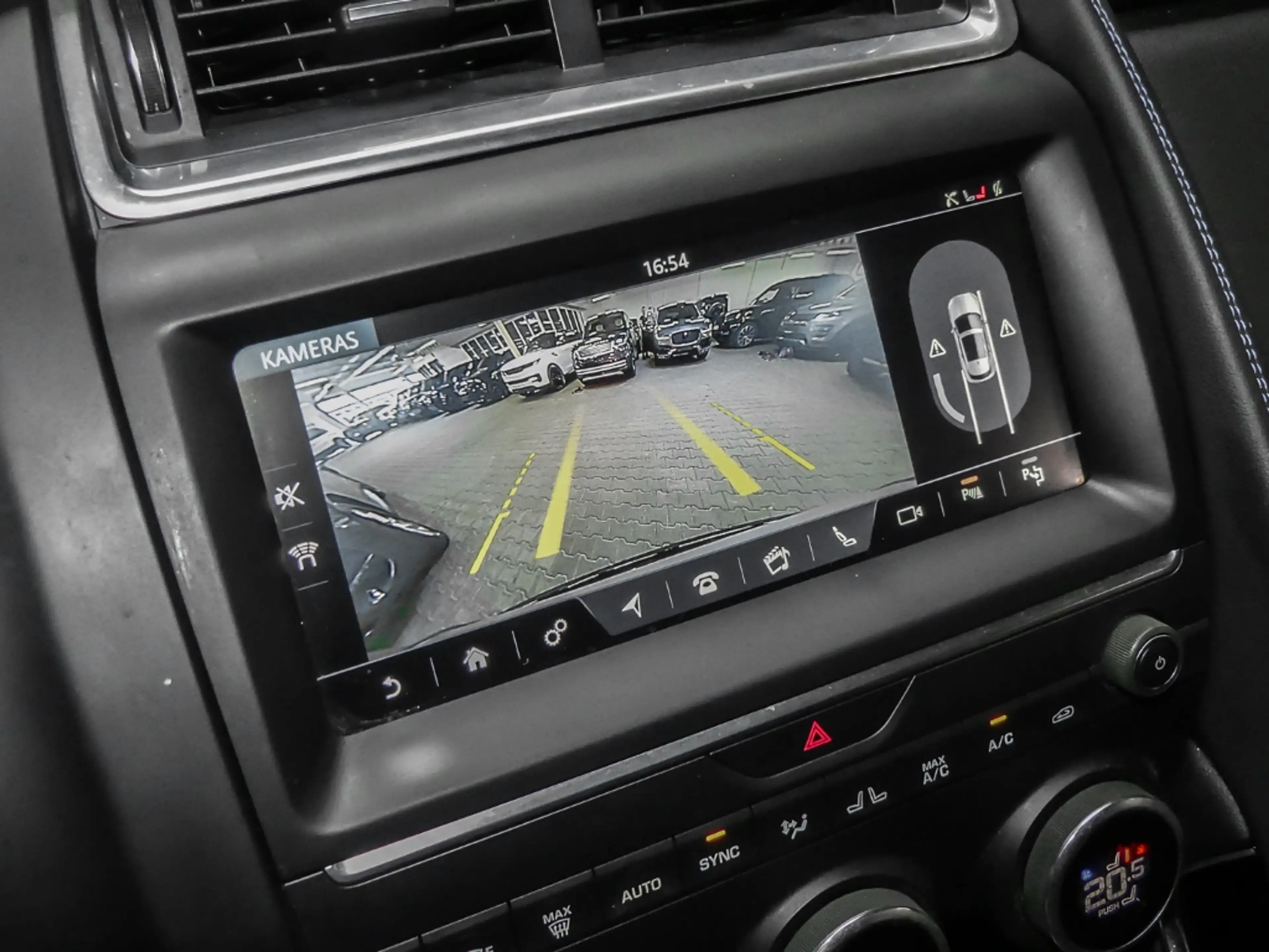 Jaguar E-Pace R-Dynamic SE AWD D180 EU6d-T Navi Memory Sitze Sou — photo 11