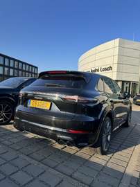 E-Hybrid Tiptronic S Platinum Edition