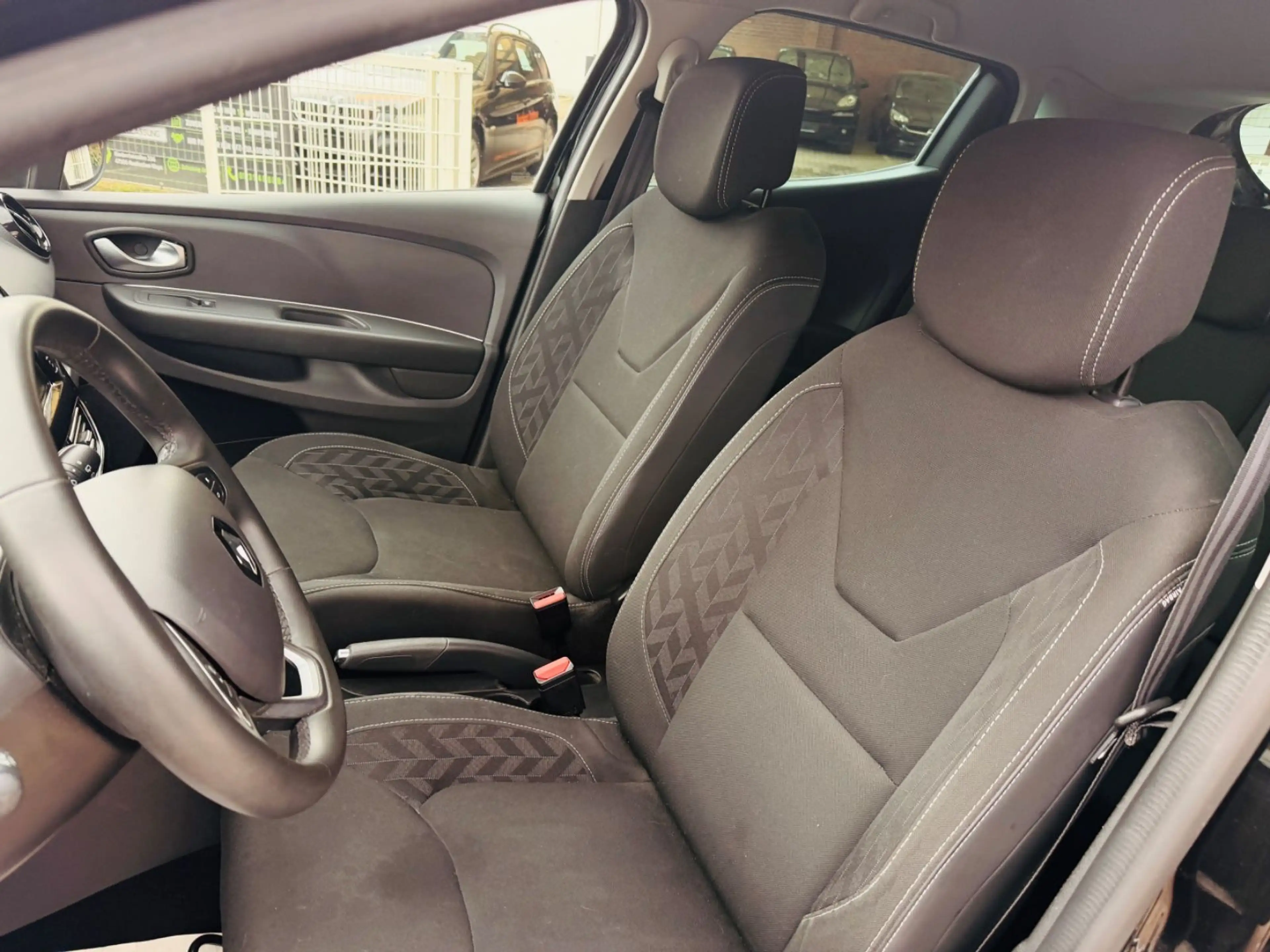 Renault Clio IV Limited+Scheckheft+Wartung Neu+Navi — photo 16