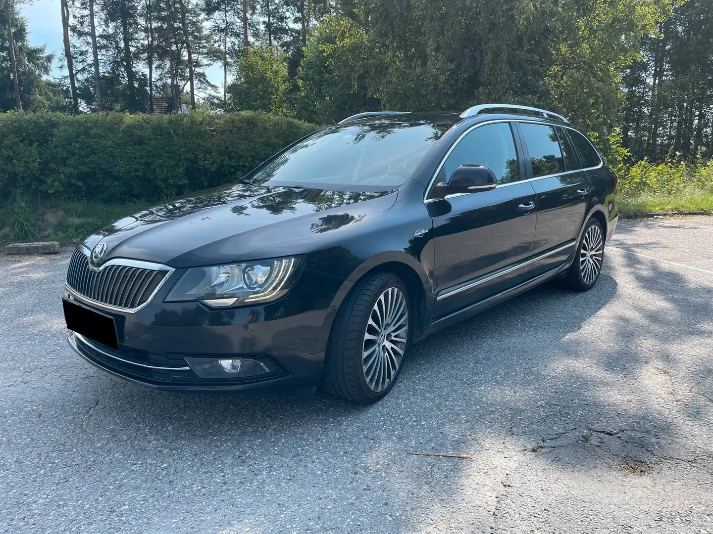 Skoda Superb Superb Combi 2.0 TDI Green tec 4x4 DSG L Schwarz - 1