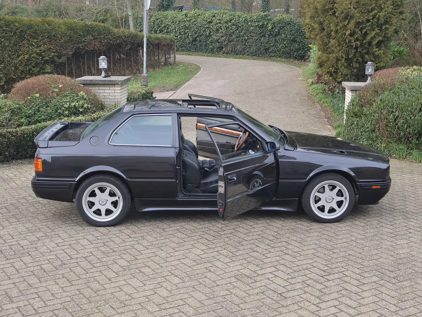 Maserati 224 Schwarz - 2