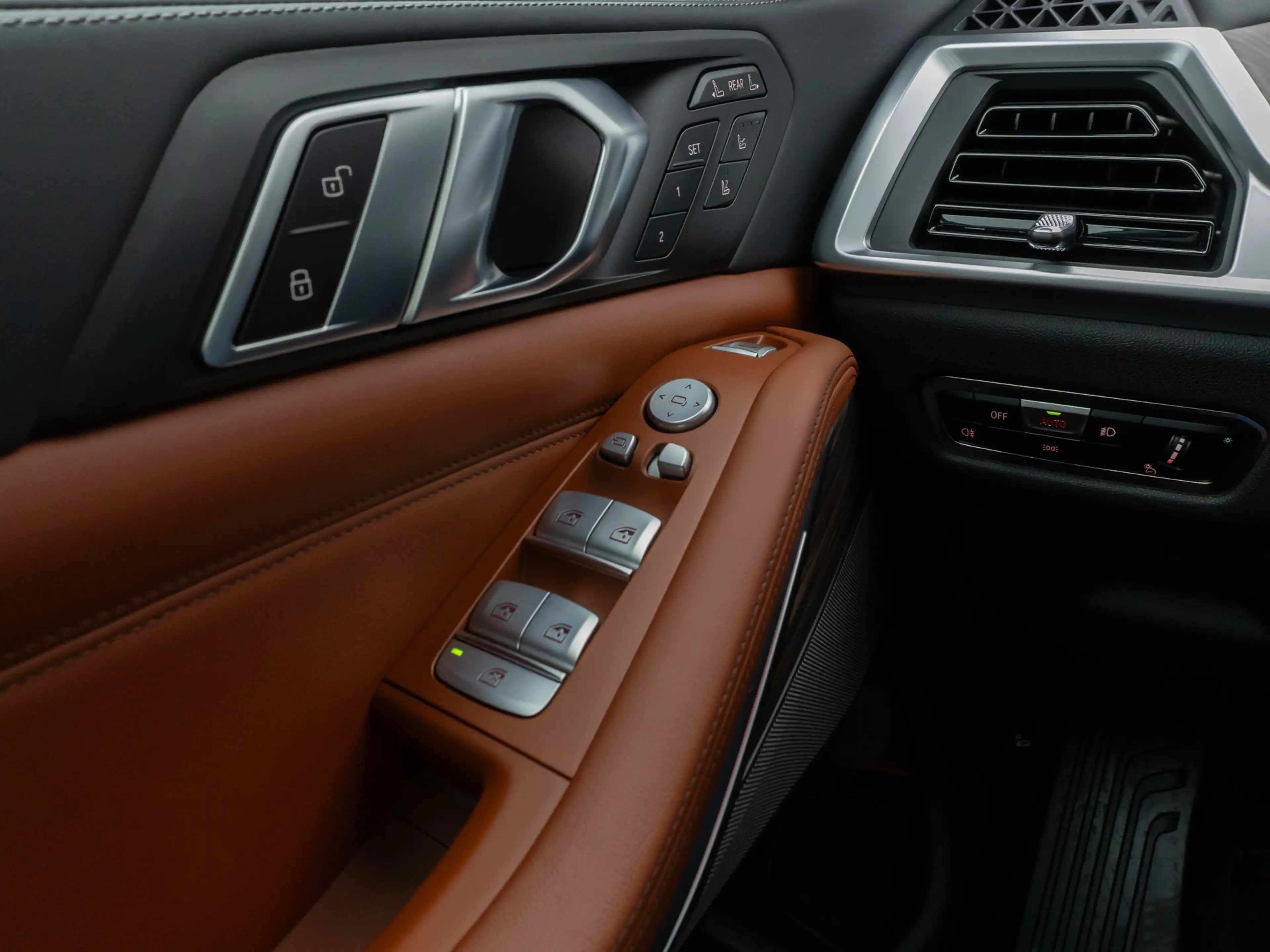 BMW X7 xD40d Panorama 360°HUD DAB H K Massage SoftCl — photo 36