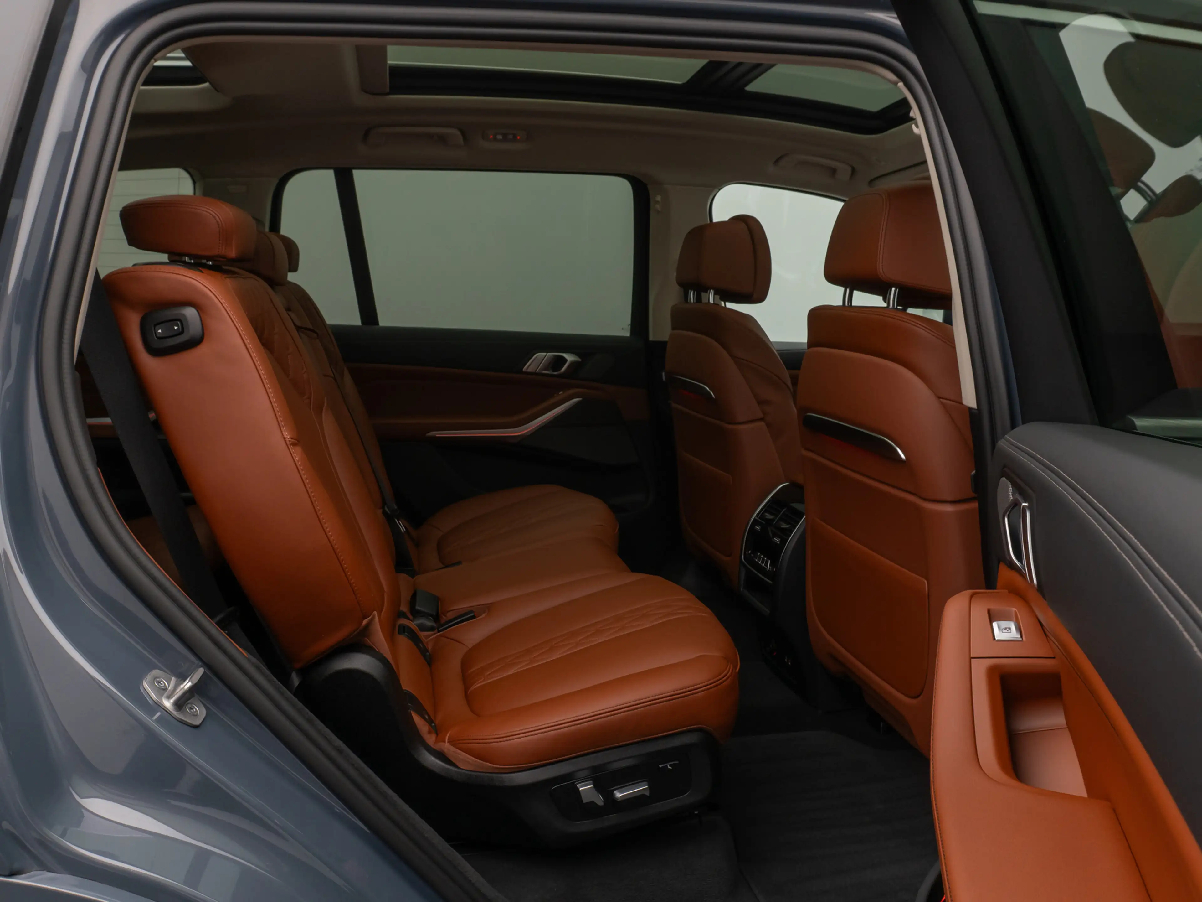 BMW X7 xD40d Panorama 360°HUD DAB H K Massage SoftCl — photo 26