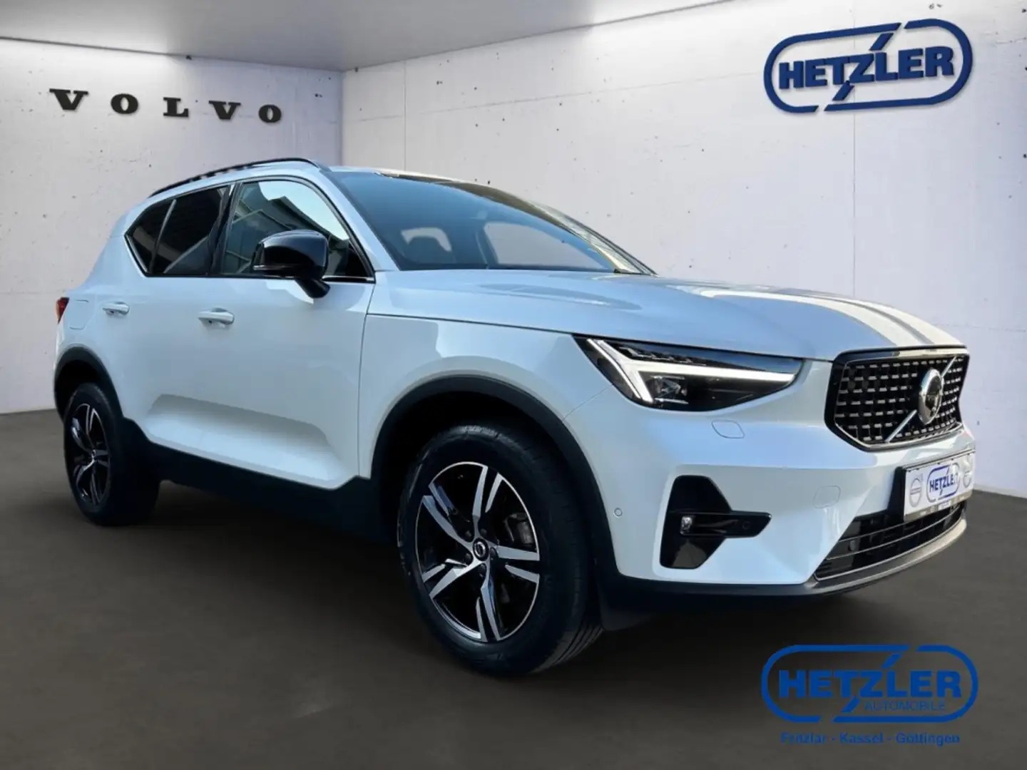 Volvo XC40 Plus Dark 2WD B4 EU6d Navi Digitales Cockpit Memor Weiß - 2