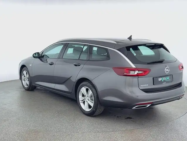 Opel Insignia view 5