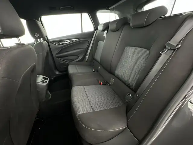 Opel Insignia view 8
