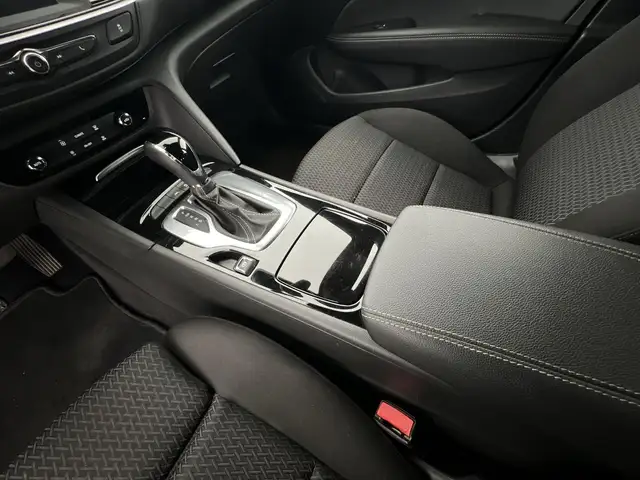 Opel Insignia view 14