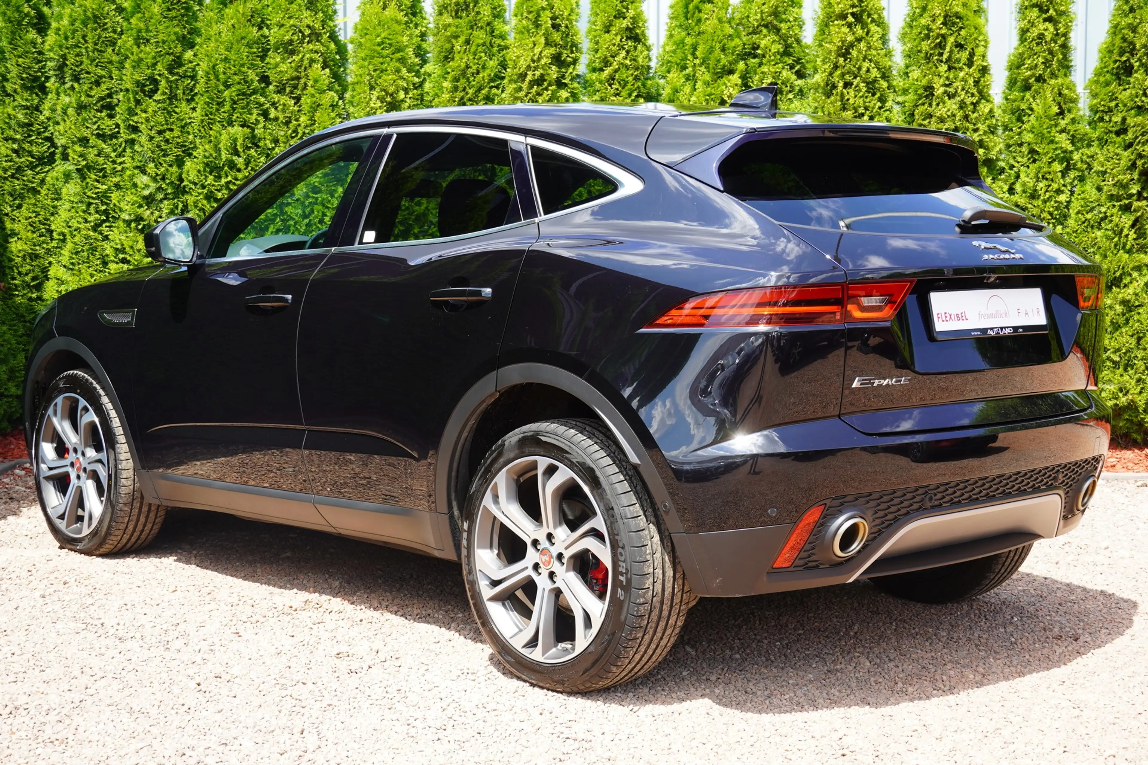 Jaguar E-Pace E-PACE 2.0 AWD LED Kamera Sitzheizung Tempomat — photo 3