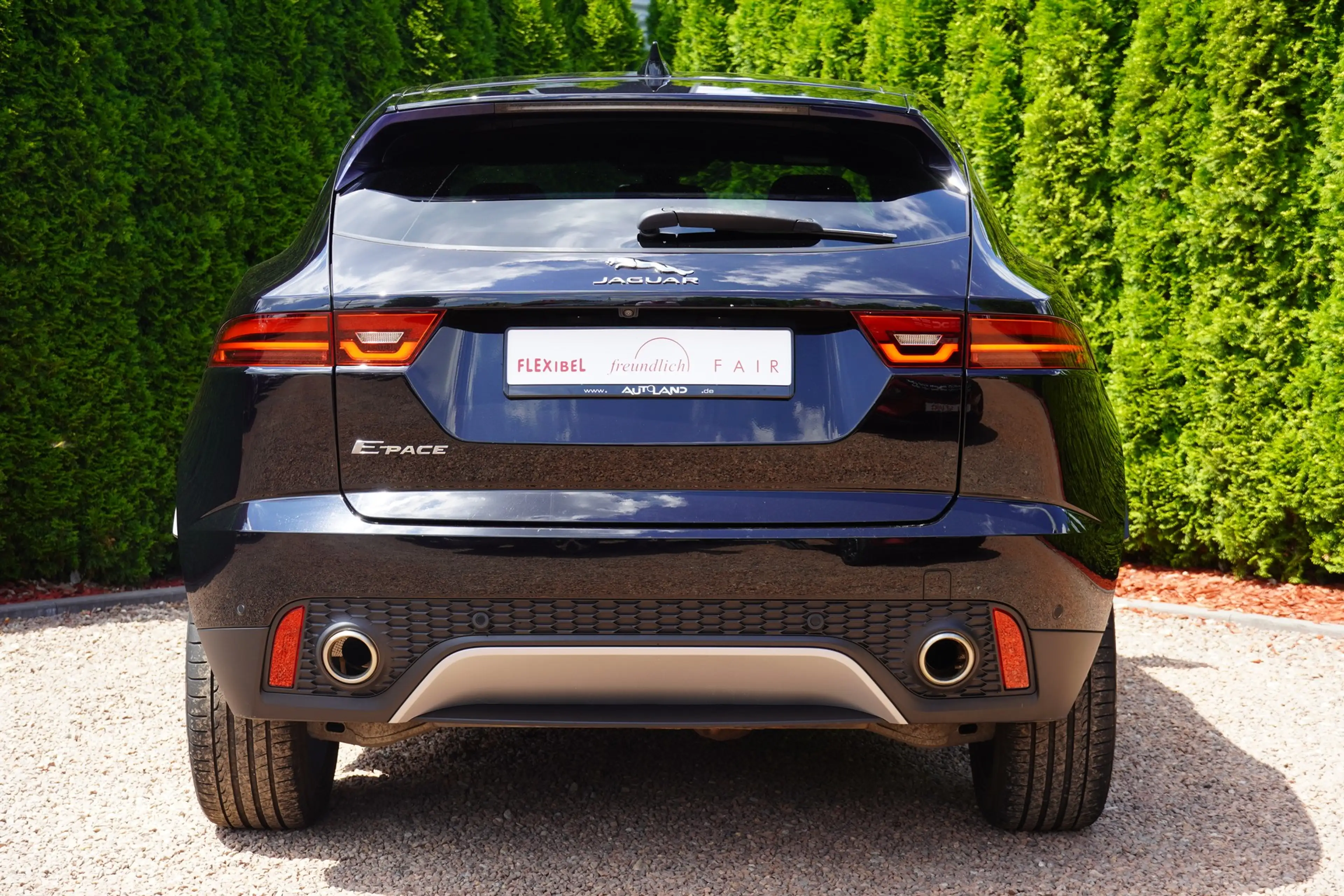 Jaguar E-Pace E-PACE 2.0 AWD LED Kamera Sitzheizung Tempomat — photo 4