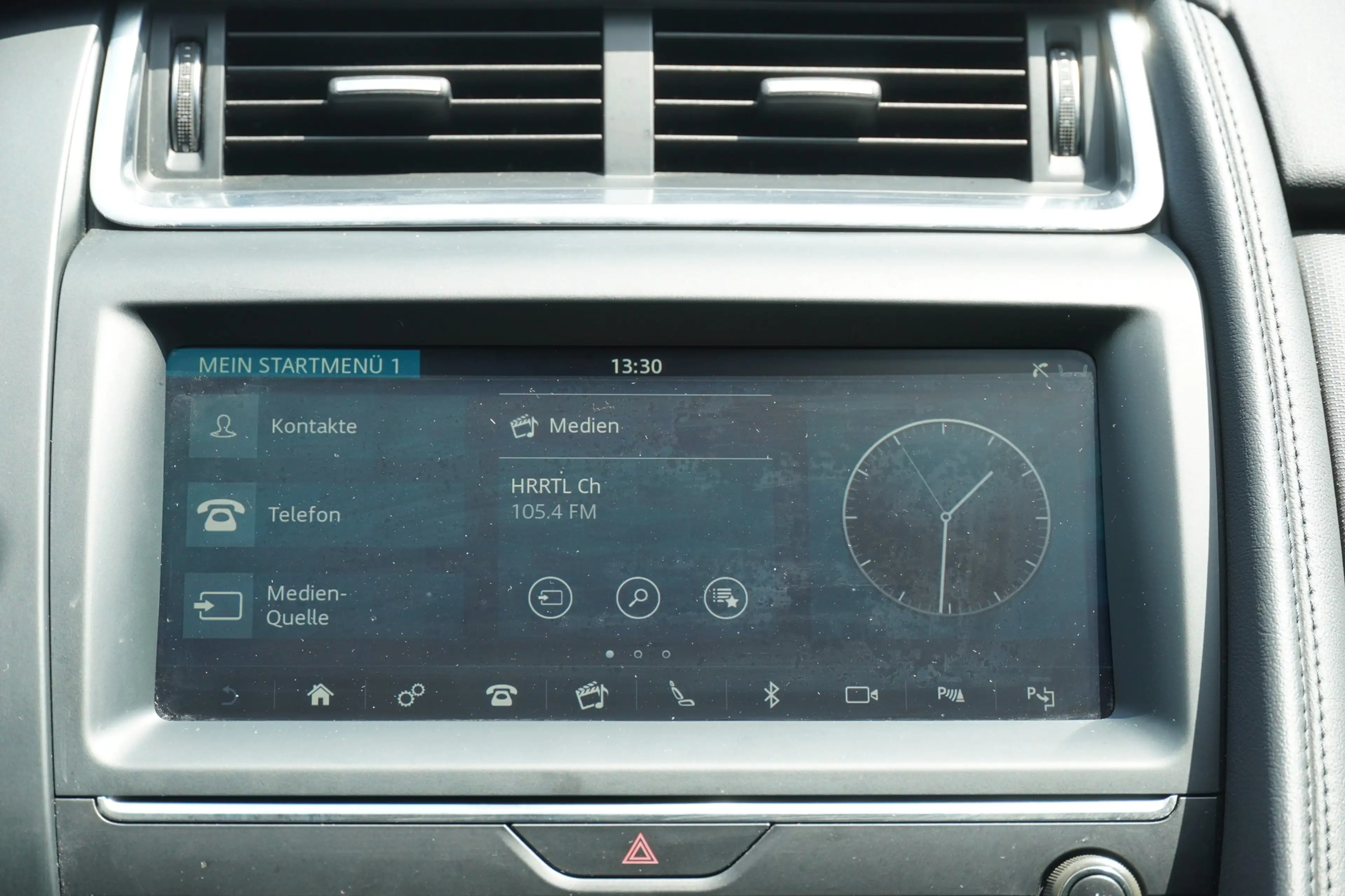 Jaguar E-Pace E-PACE 2.0 AWD LED Kamera Sitzheizung Tempomat — photo 10
