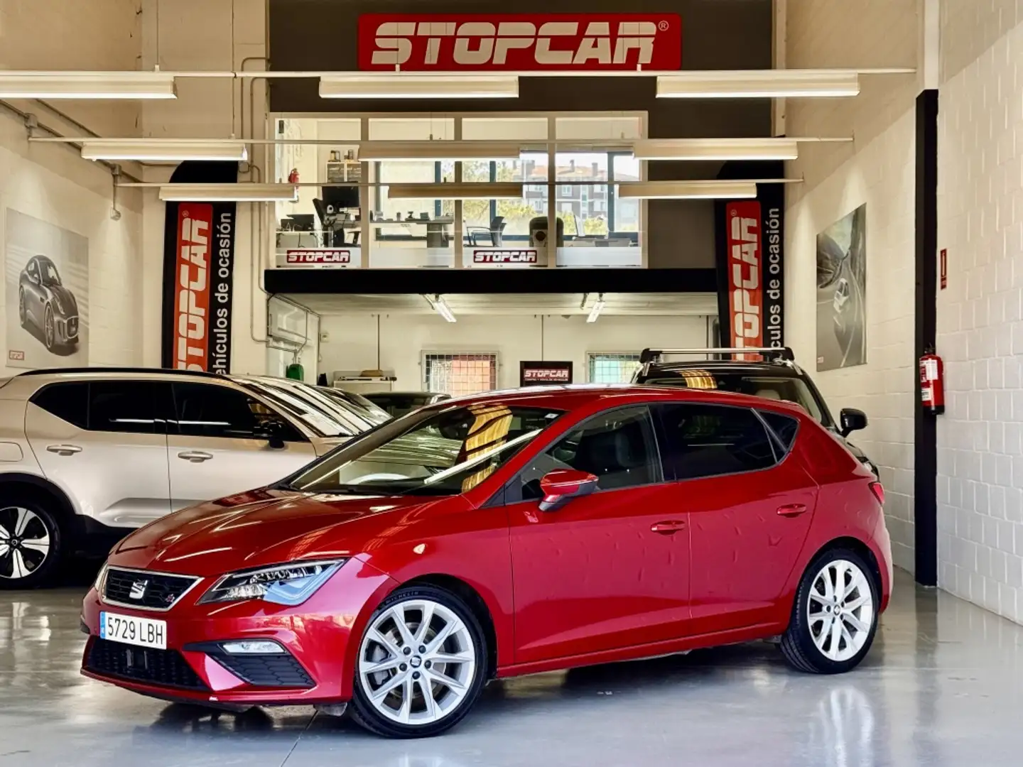 SEAT Leon 2.0TDI CR S&S FR Fast Edition Plus DSG7 150 Rojo - 1