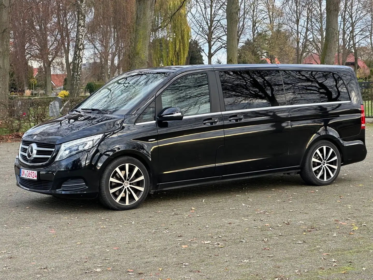 Mercedes-Benz V 250 d*AVANTGARDE*EXTRA-LANG*360*BURMESTER*DISTR Schwarz - 1