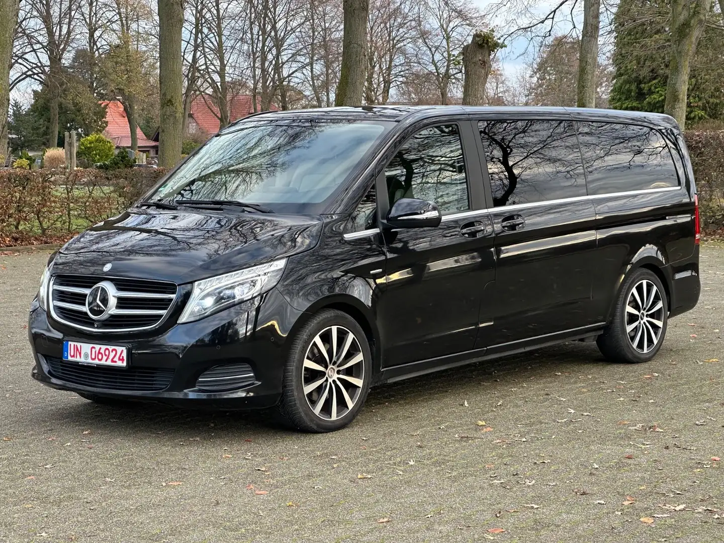 Mercedes-Benz V 250 d*AVANTGARDE*EXTRA-LANG*360*BURMESTER*DISTR Schwarz - 2