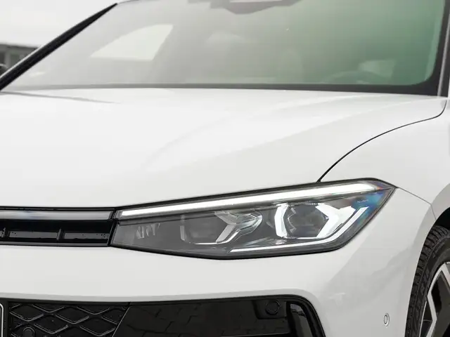 Volkswagen Passat view 10