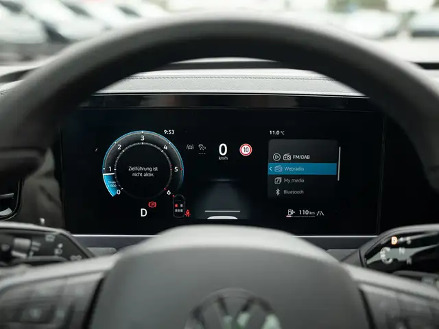 Volkswagen Passat view 14