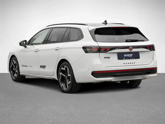 Volkswagen Passat view 4