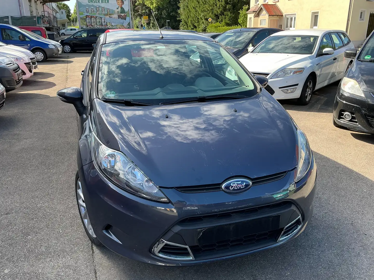 Ford Fiesta 1.25 Ambiente Gris - 1