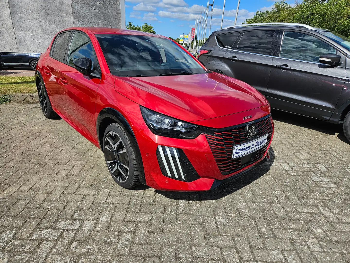 Peugeot 208 GT PureTech Rouge - 1