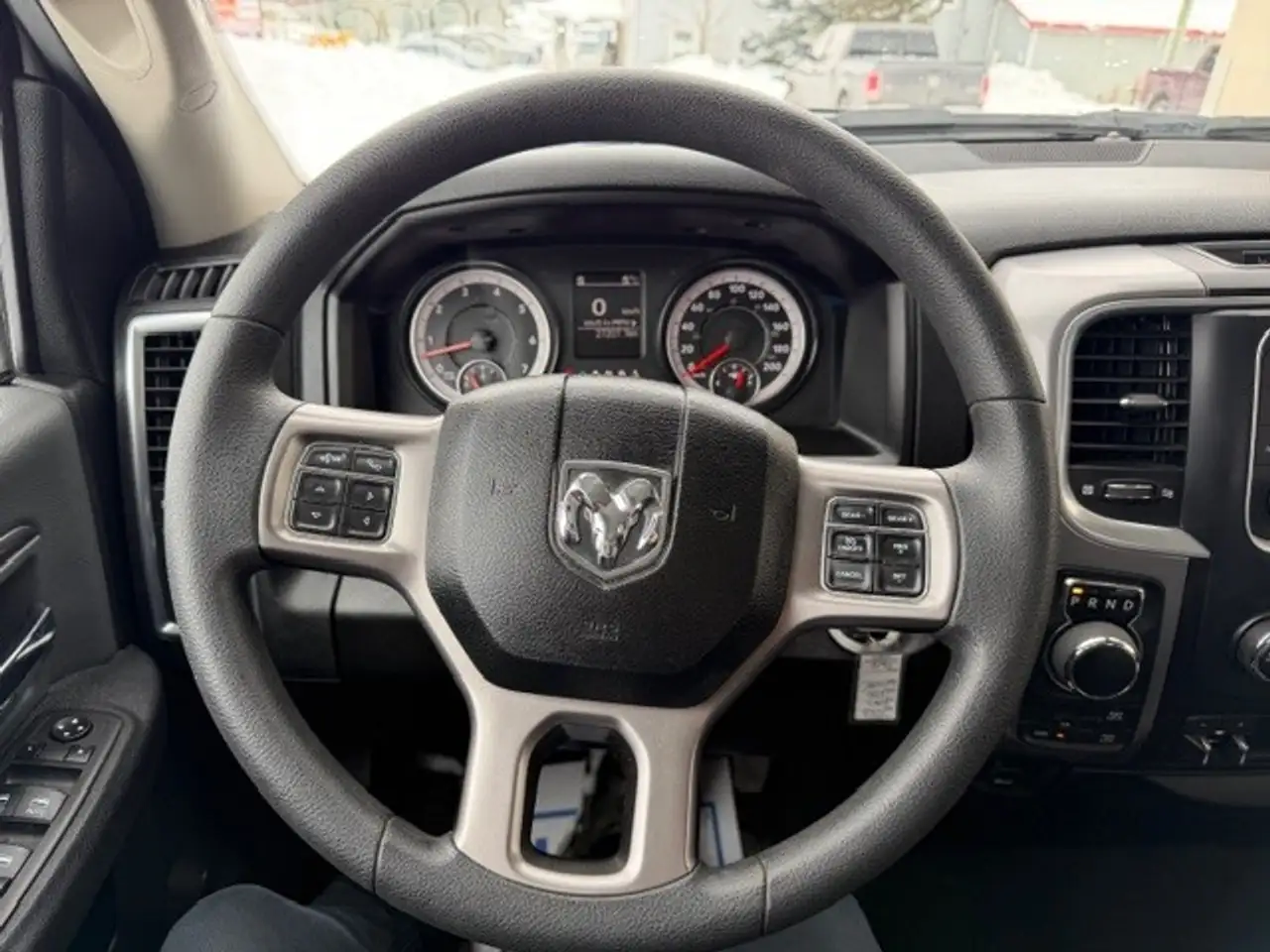 RAM 1500 снимка RAM 1500