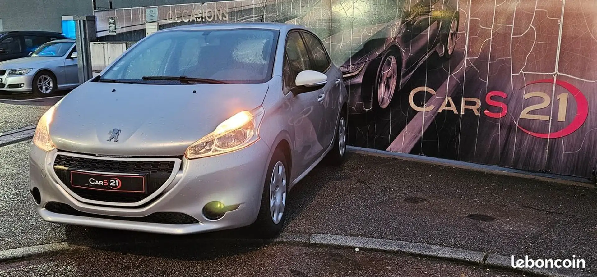 Peugeot 208 1.0Vti 68Cv Like 05-2015 - 1