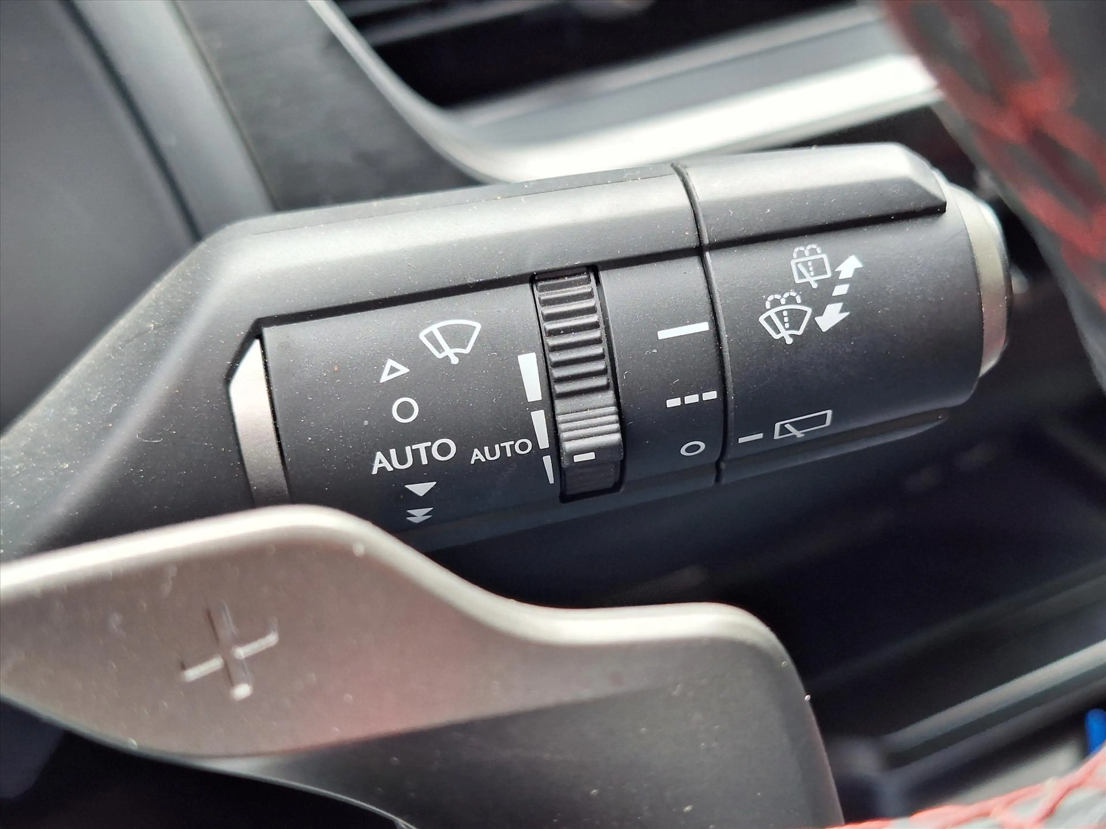 Lexus UX 250h F Sport Line | Head up display, Dodehoekherkenning — photo 26