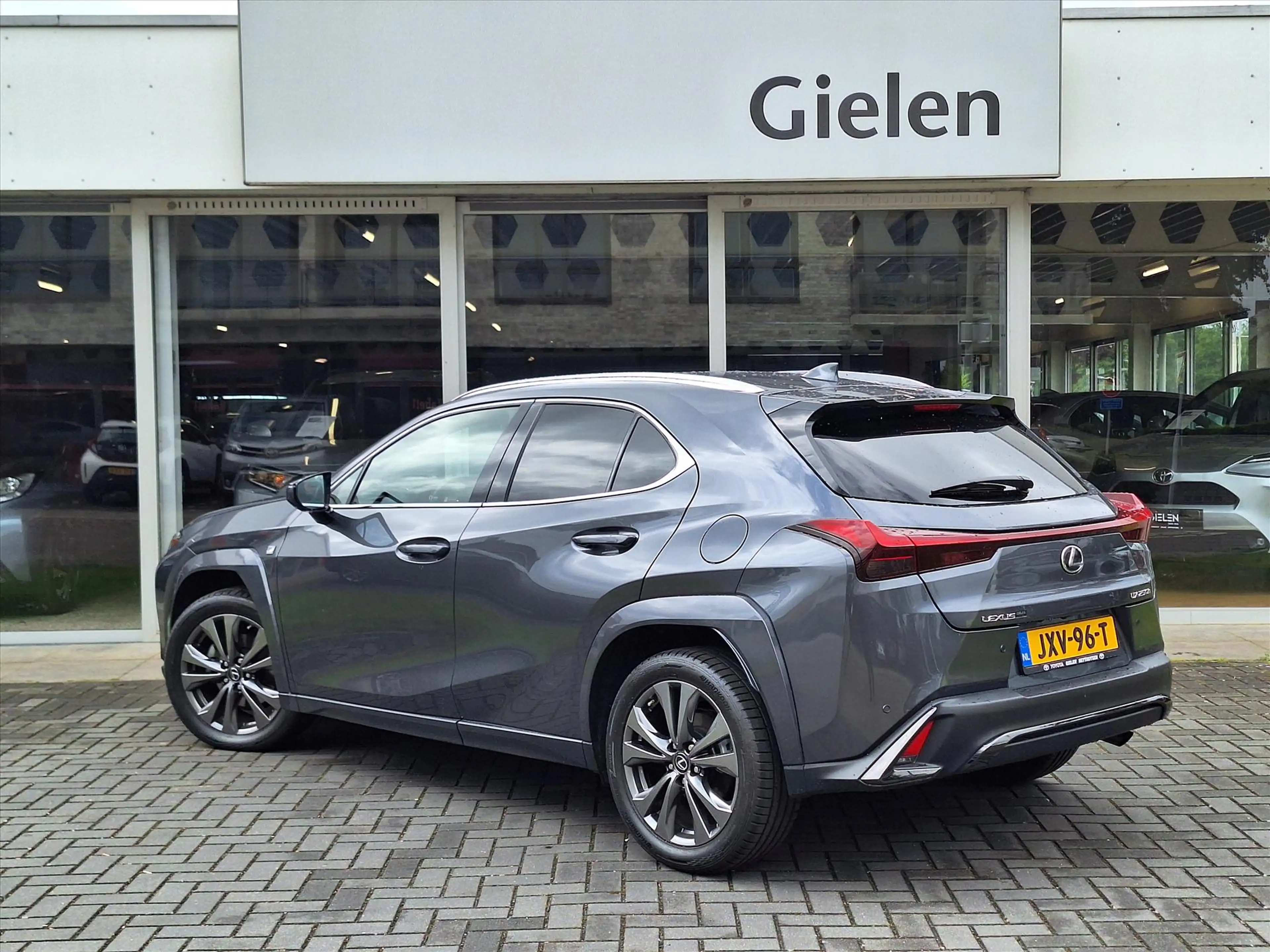 Lexus UX 250h F Sport Line | Head up display, Dodehoekherkenning — photo 19