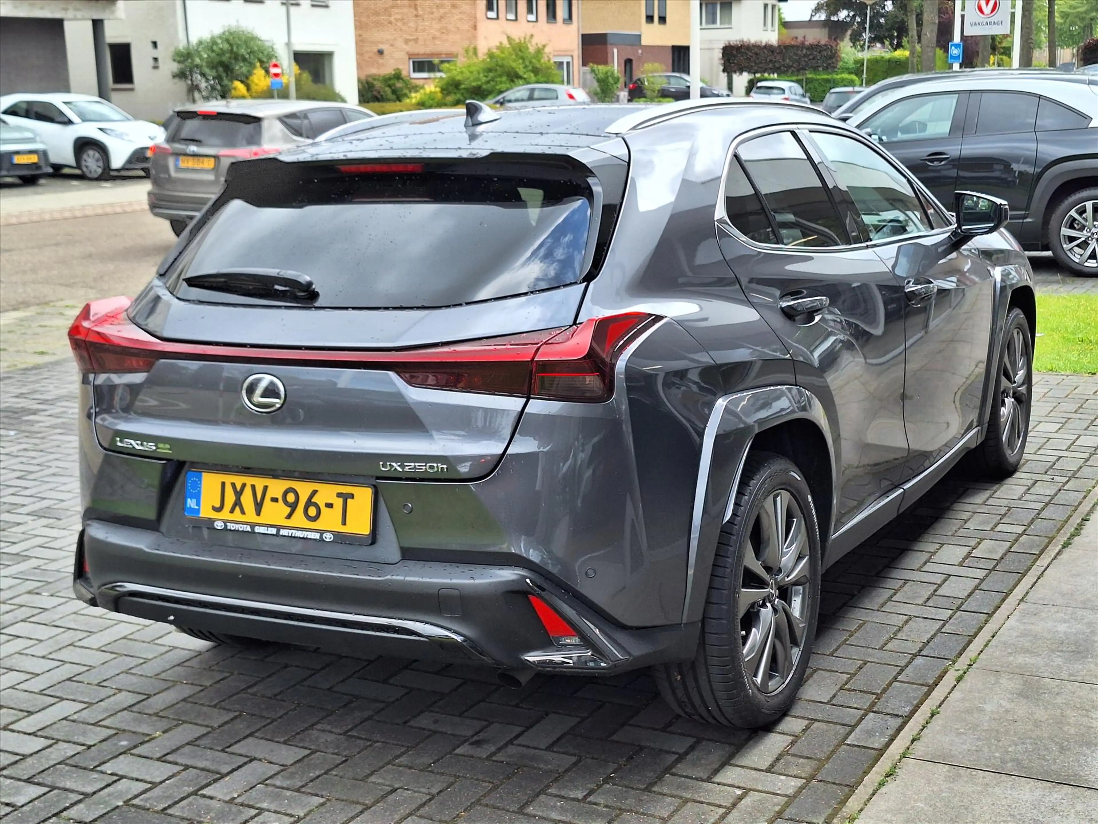 Lexus UX 250h F Sport Line | Head up display, Dodehoekherkenning — photo 23