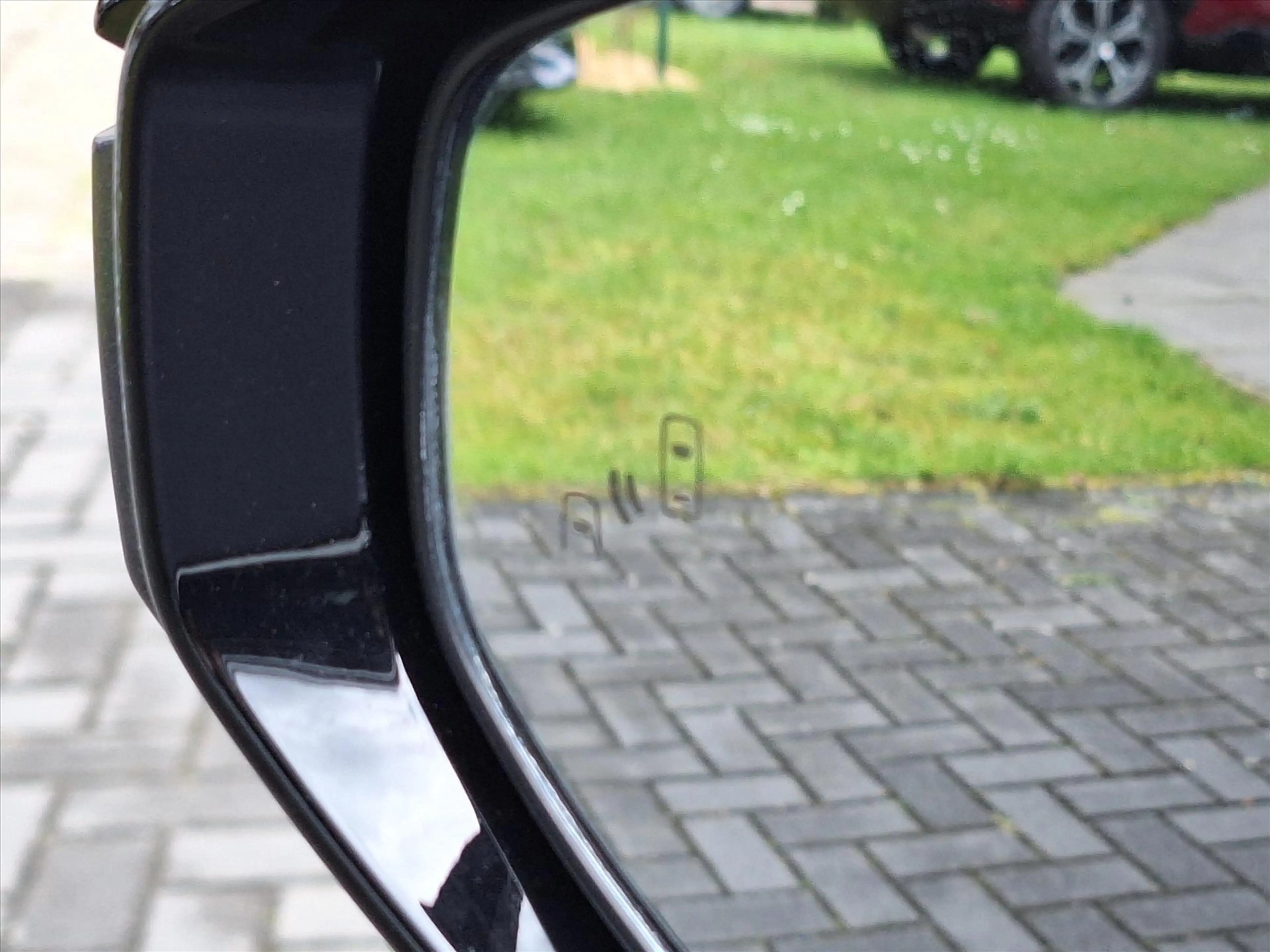 Lexus UX 250h F Sport Line | Head up display, Dodehoekherkenning — photo 9