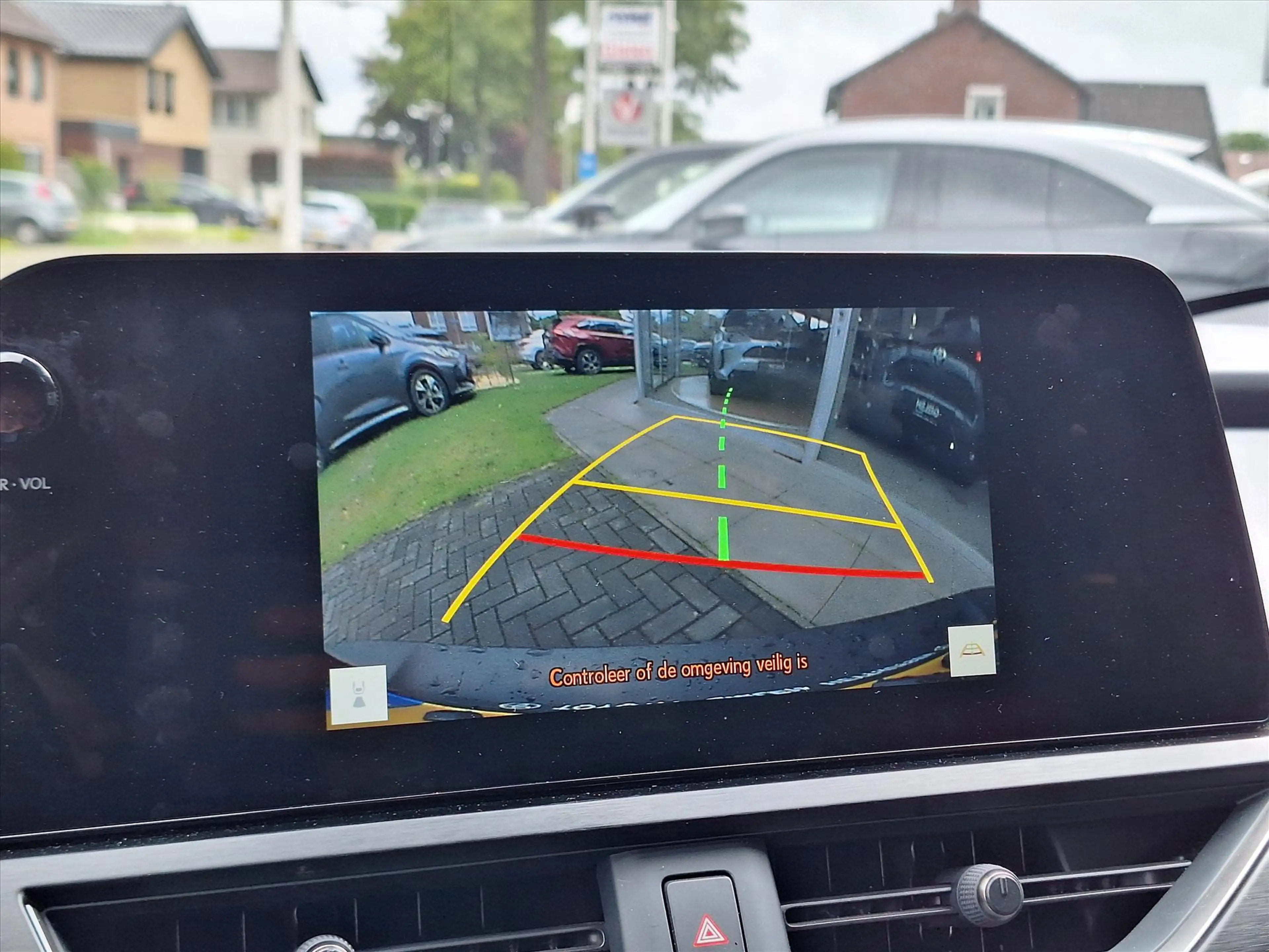 Lexus UX 250h F Sport Line | Head up display, Dodehoekherkenning — photo 7