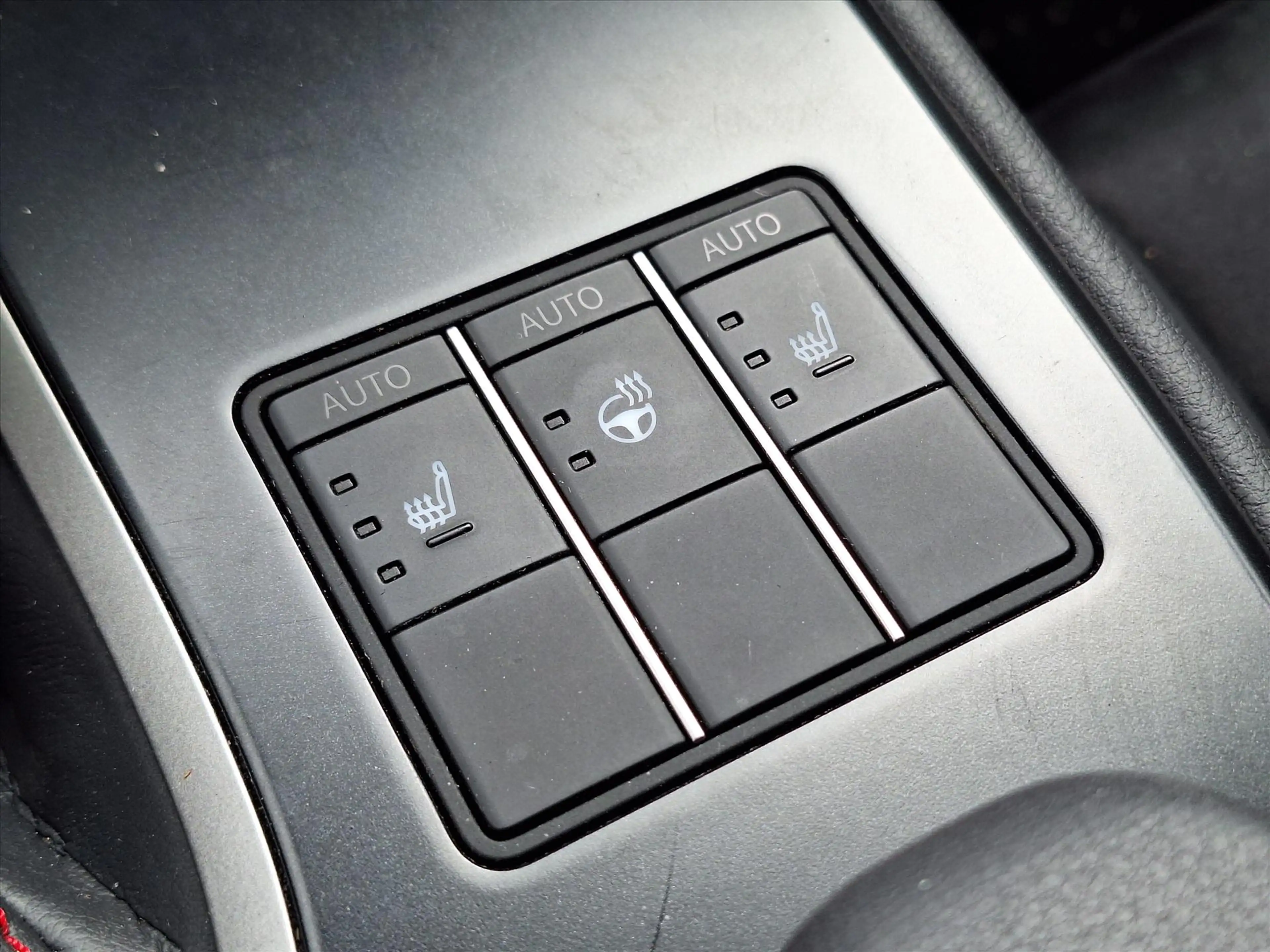 Lexus UX 250h F Sport Line | Head up display, Dodehoekherkenning — photo 30