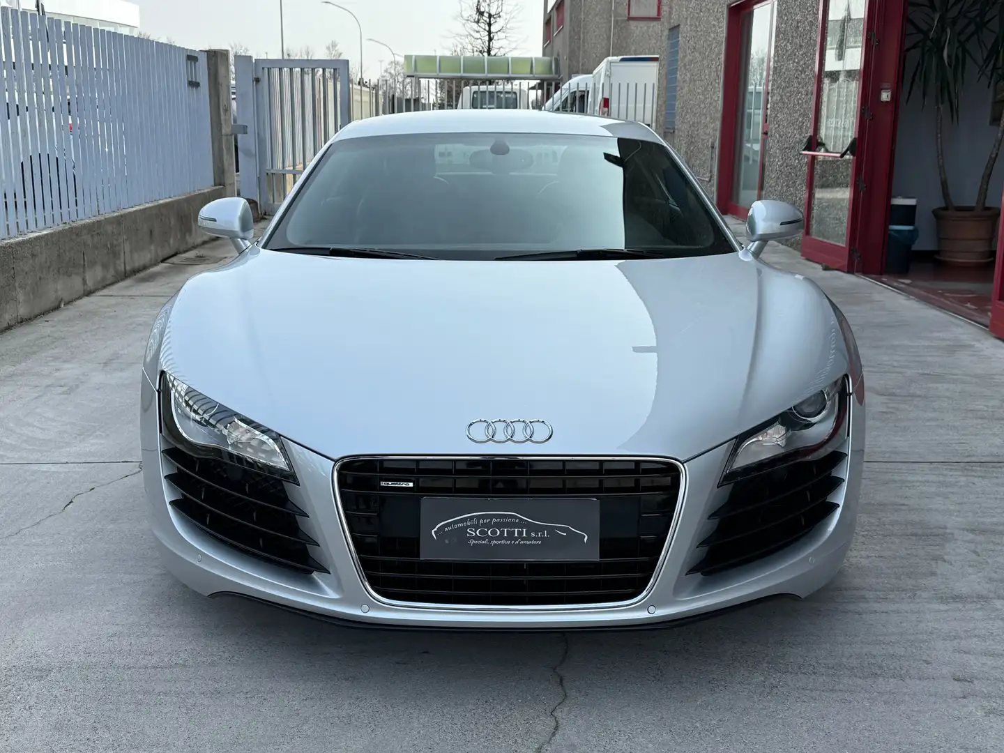 Audi R8 Coupe 4.2 V8 FSI quattro CAMBIO MANUALE Gümüş rengi - 2