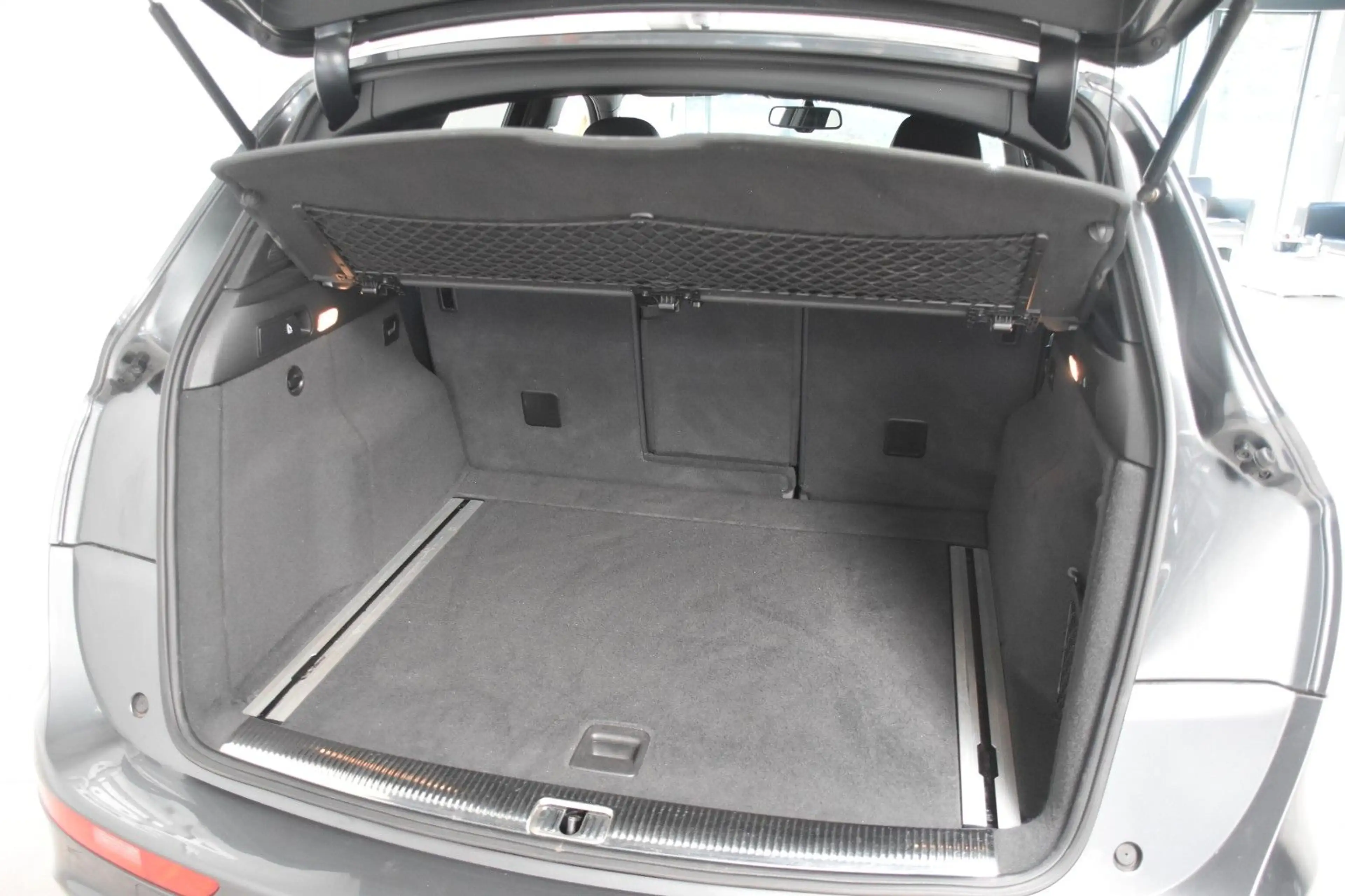 Audi SQ5 3.0 TDI quattro 1.Hd Alcantara Navi Standhzg — photo 6