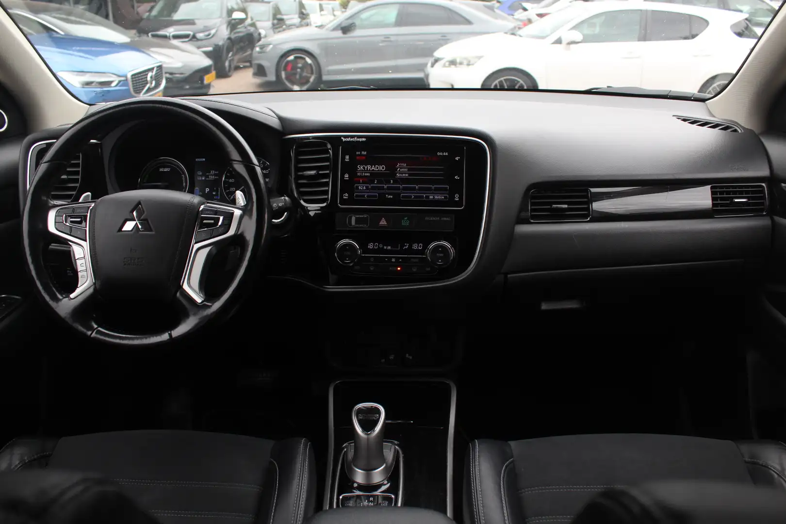 Mitsubishi Outlander 2.0 PHEV Premium / Camera / Leder&Alcantara / Keyl Wit - 2