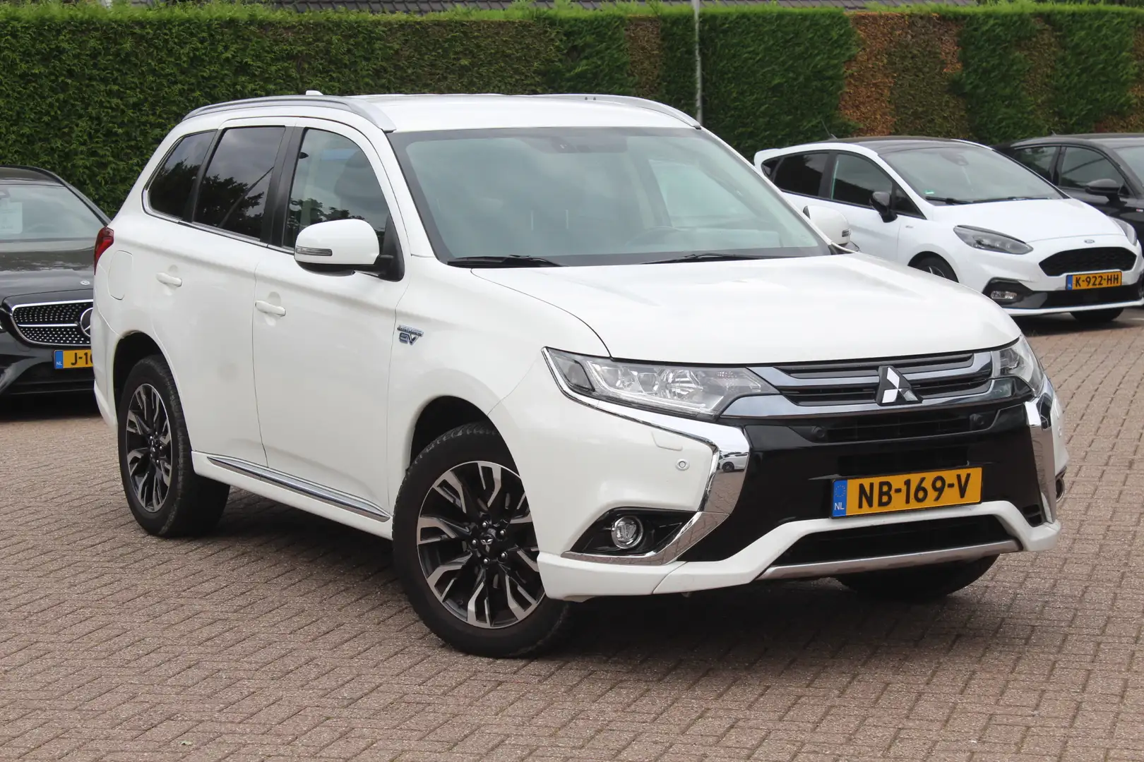 Mitsubishi Outlander 2.0 PHEV Premium / Camera / Leder&Alcantara / Keyl Wit - 1