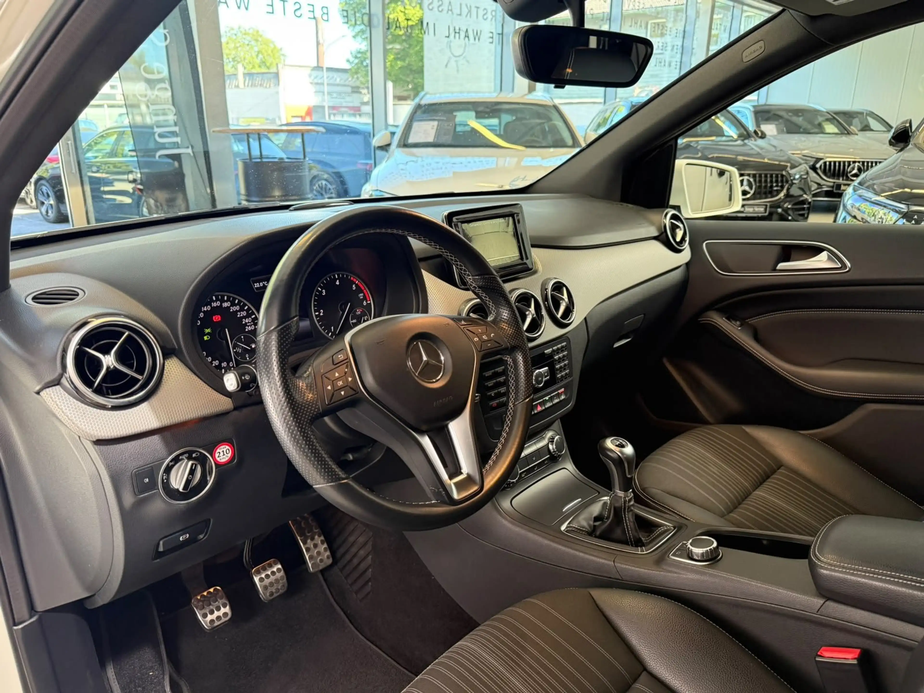 Mercedes-Benz B 180 CDI BIXENON+AHK+KAMERA+SITZHZ+KLIMA+PTS — photo 9