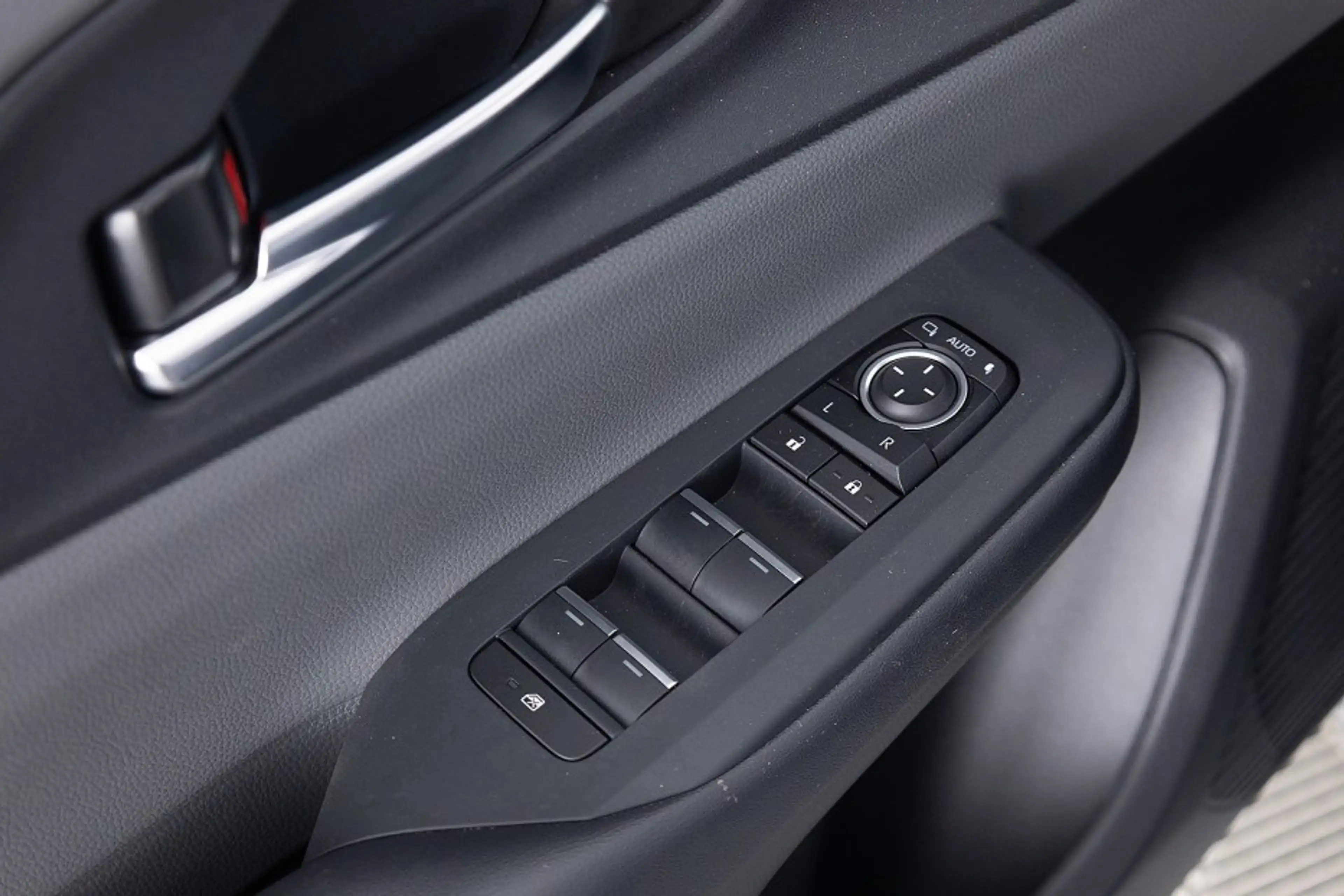 Toyota Prius 2.0 Plug-in Comfort | NAVI | ECC | Stoelverwarming — photo 11