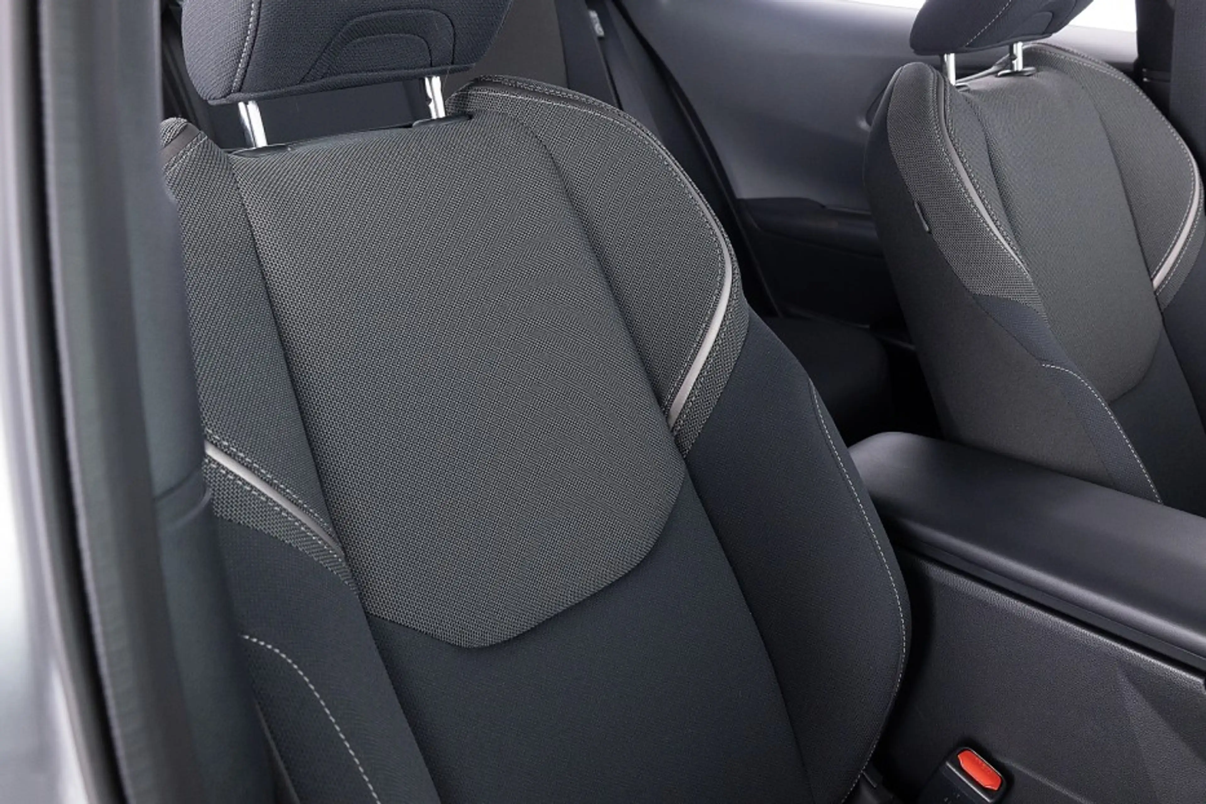 Toyota Prius 2.0 Plug-in Comfort | NAVI | ECC | Stoelverwarming — photo 7