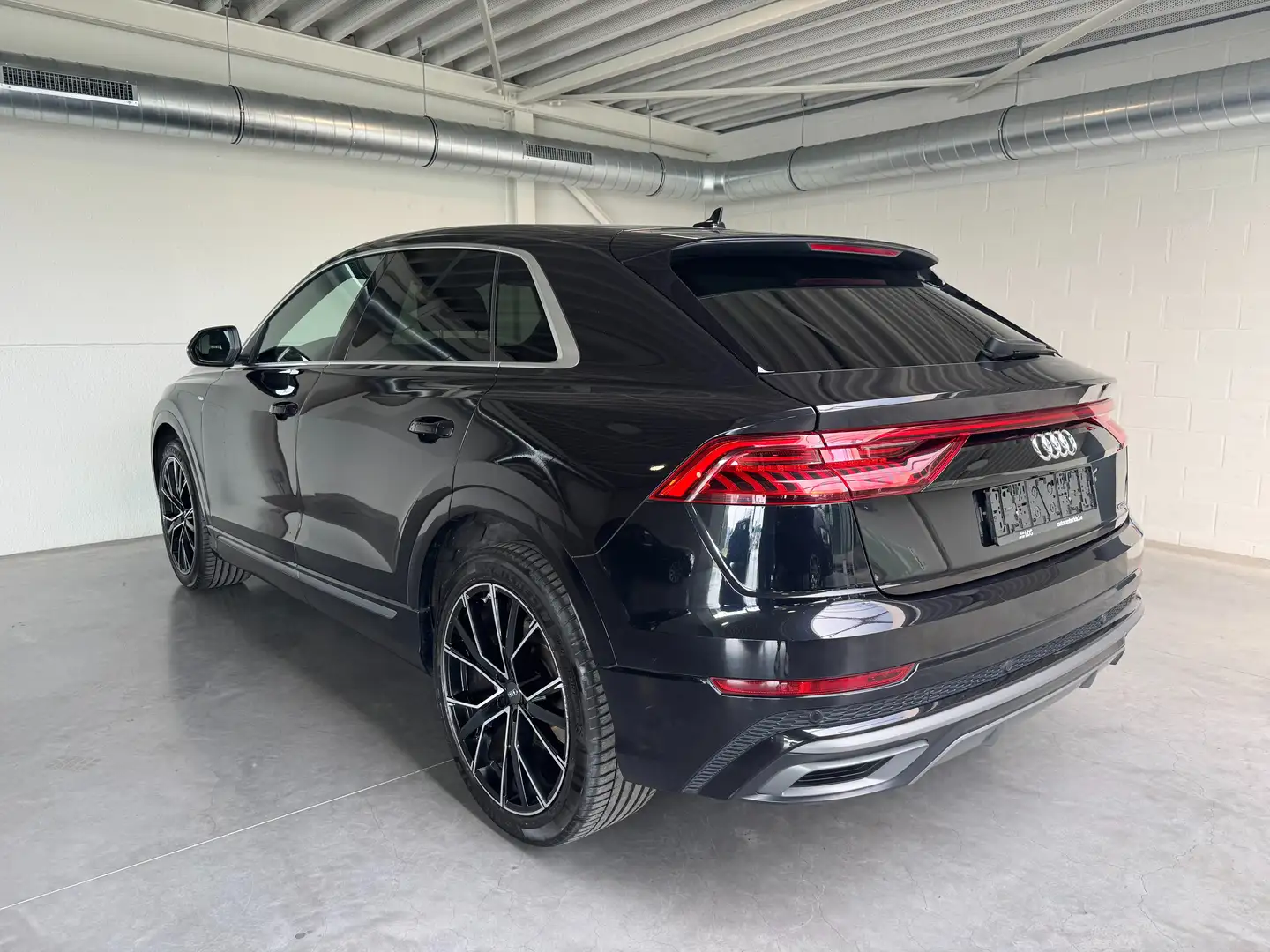 Audi Q8 Q8 45 TDI quattro tiptronic- S-Line - 22" velg Negro - 2