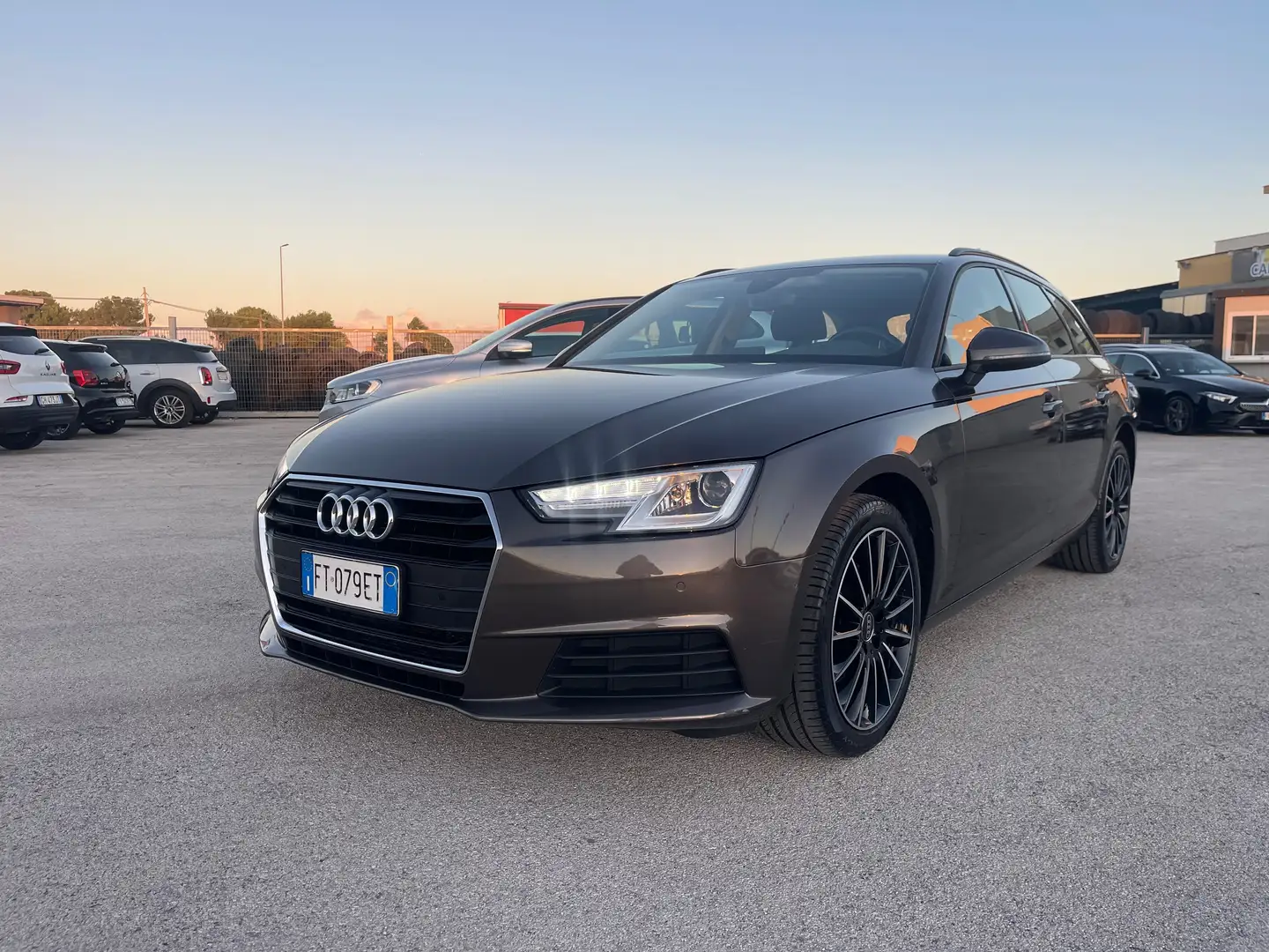 Audi A4 A4 35 2.0 tdi Business Sport 150cv s-tronic my16 Bruin - 1