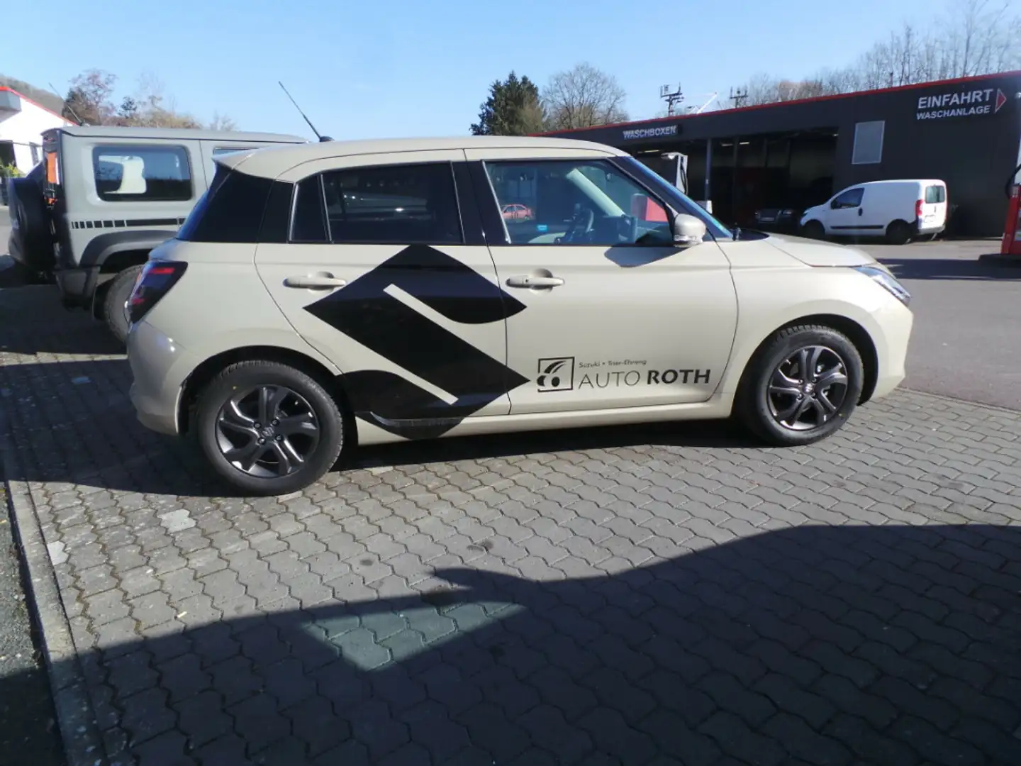 Suzuki Swift 1.2 Dualjet Hybrid 61 kW Comfort+ Beige - 2