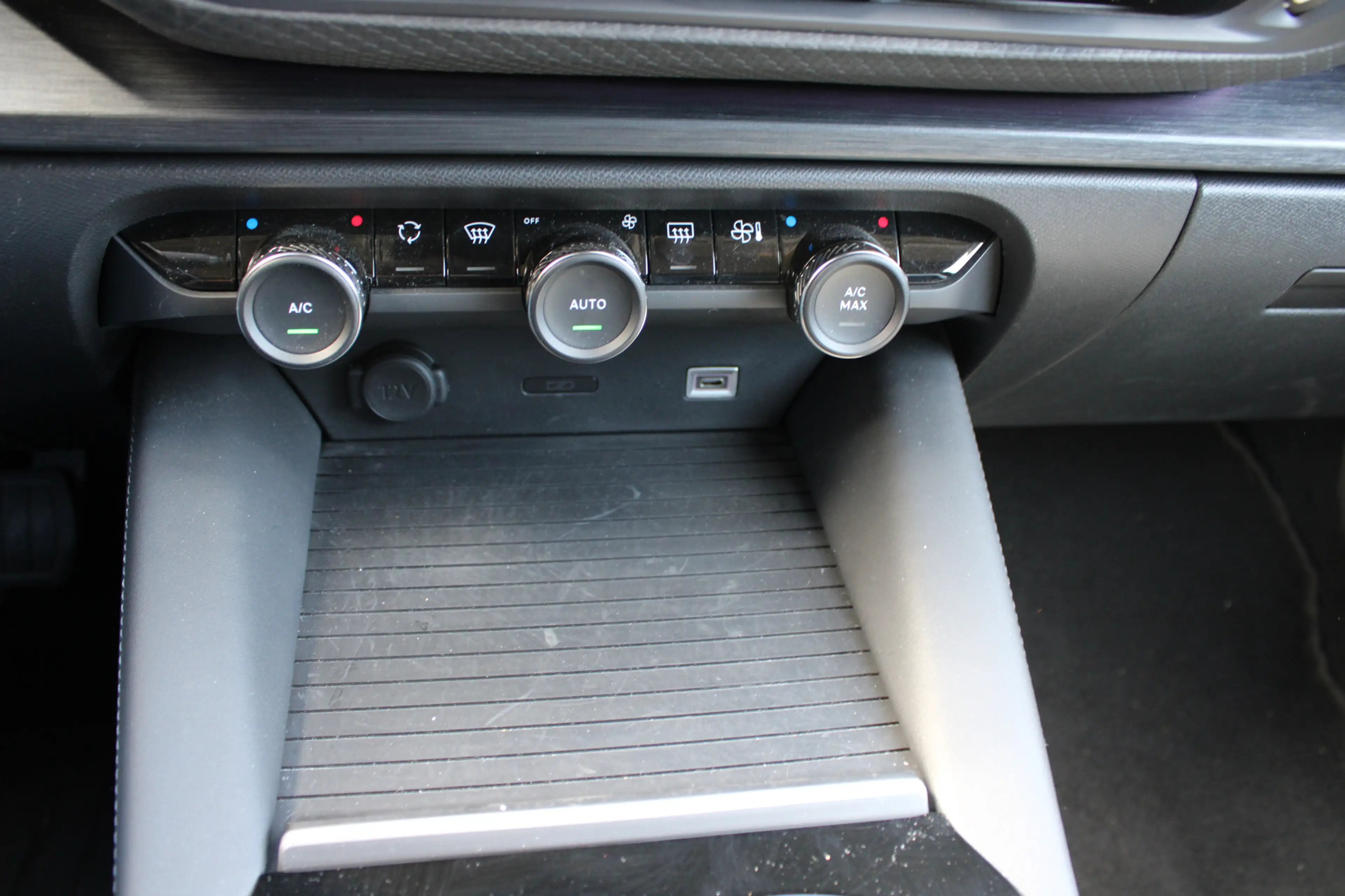 Citroen C5 X 1.2 PureTech Business Plus — photo 14