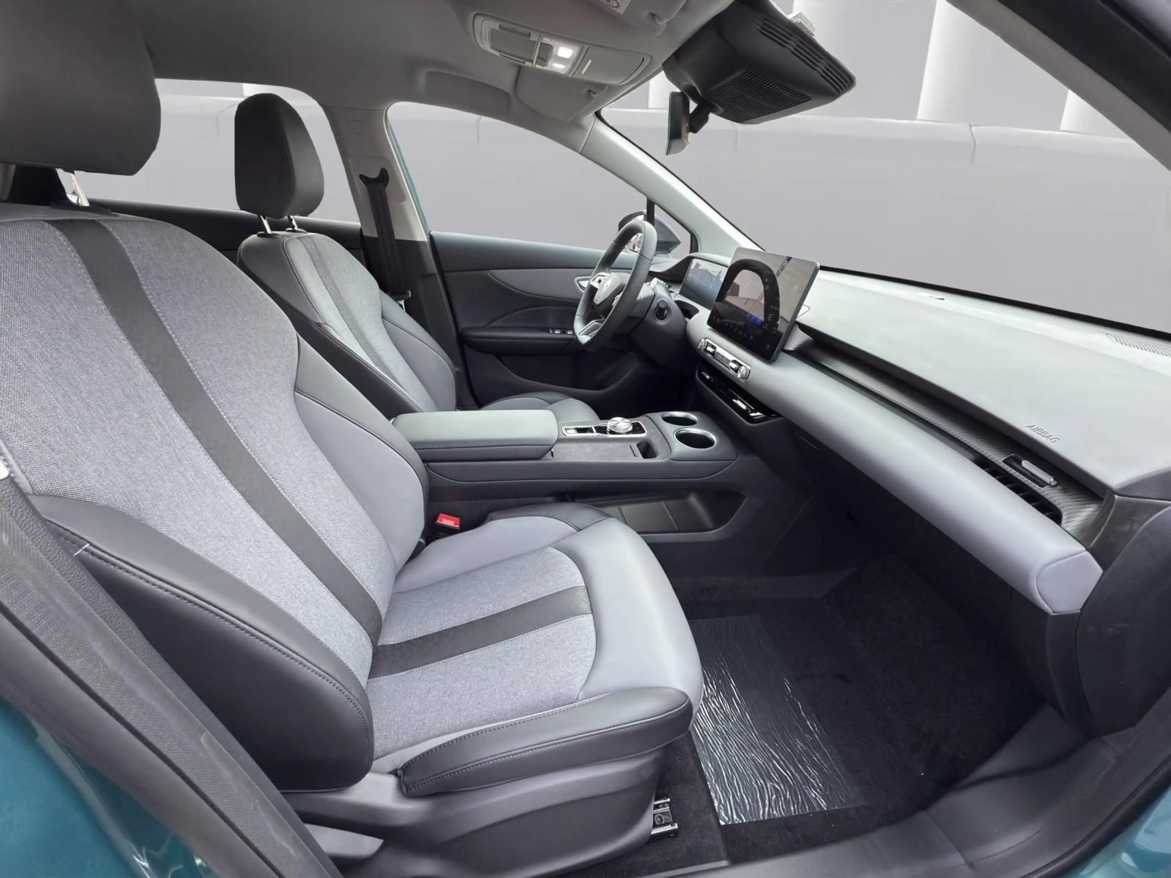 MG MG4 EV MY26 64kw/h Premium 452km Reichweite WLTP — photo 14